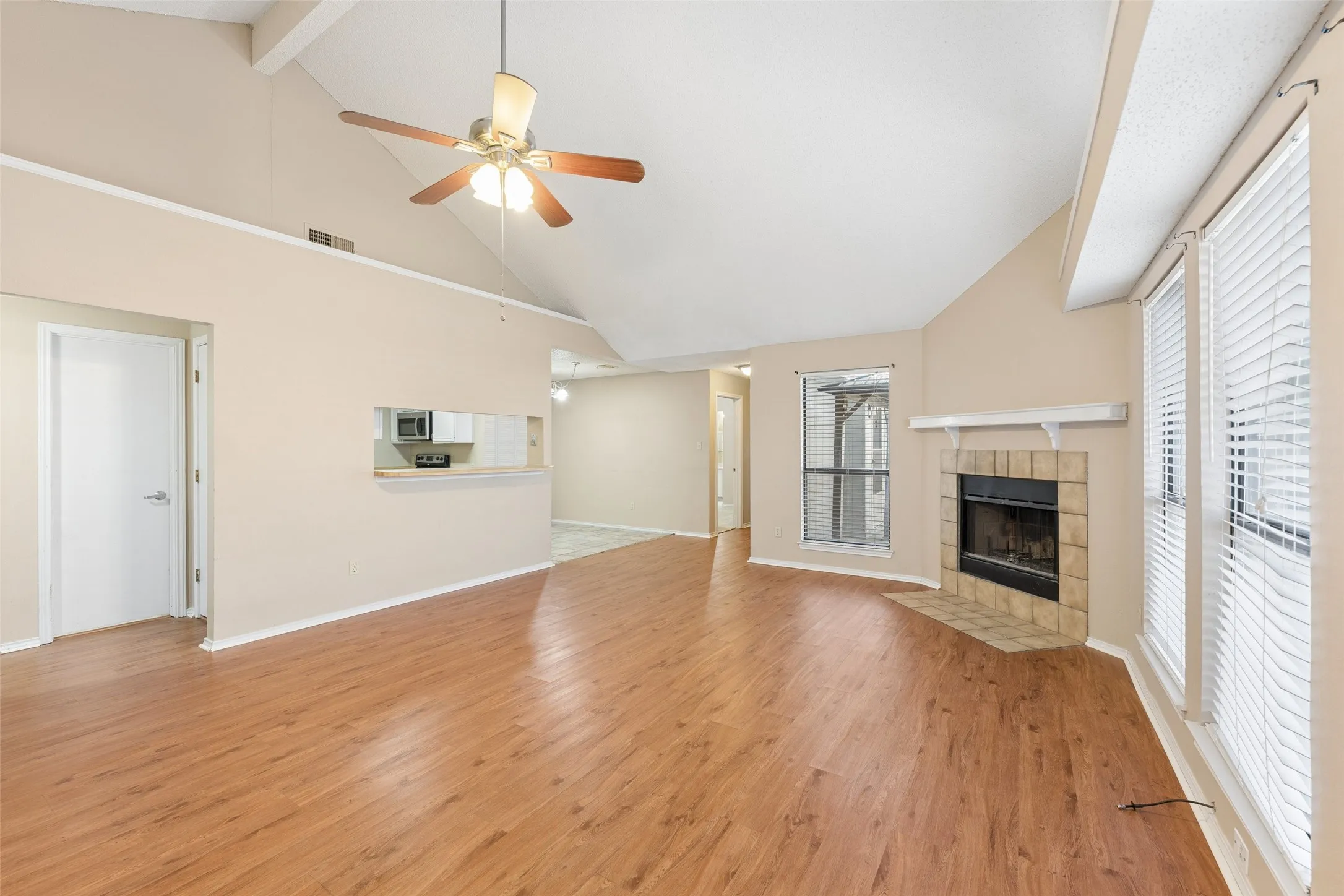 Single Family Residence For Sale in Tarrant County , 4756 Veronica Circle, Fort Worth, Texas 76137, 3 Bedroom, 2 Bathroom, 2 Garage spaces, 1,166 Sqft, built in 1986, mls#21325700, Real Estate Agent in Fort Worth, Homes For Sale in Tarrant county, Homes For Sale in Fort Worth, Realtor in Fort Worth Texas, Real Estate Brokerage Independent Realty Texas, Luminita Cordes Realtor