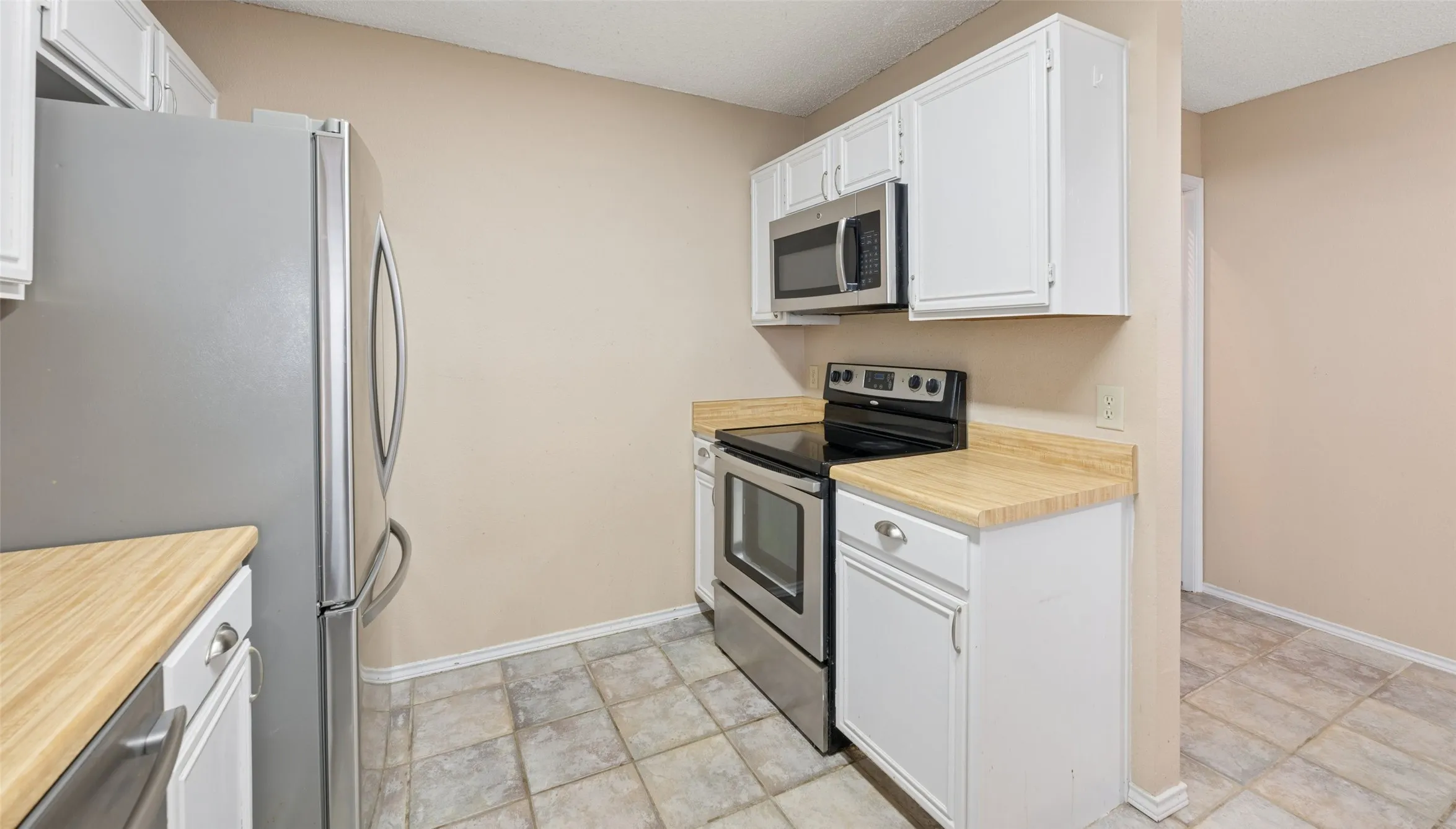 Single Family Residence For Sale in Tarrant County , 4756 Veronica Circle, Fort Worth, Texas 76137, 3 Bedroom, 2 Bathroom, 2 Garage spaces, 1,166 Sqft, built in 1986, mls#21325700, Real Estate Agent in Fort Worth, Homes For Sale in Tarrant county, Homes For Sale in Fort Worth, Realtor in Fort Worth Texas, Real Estate Brokerage Independent Realty Texas, Luminita Cordes Realtor