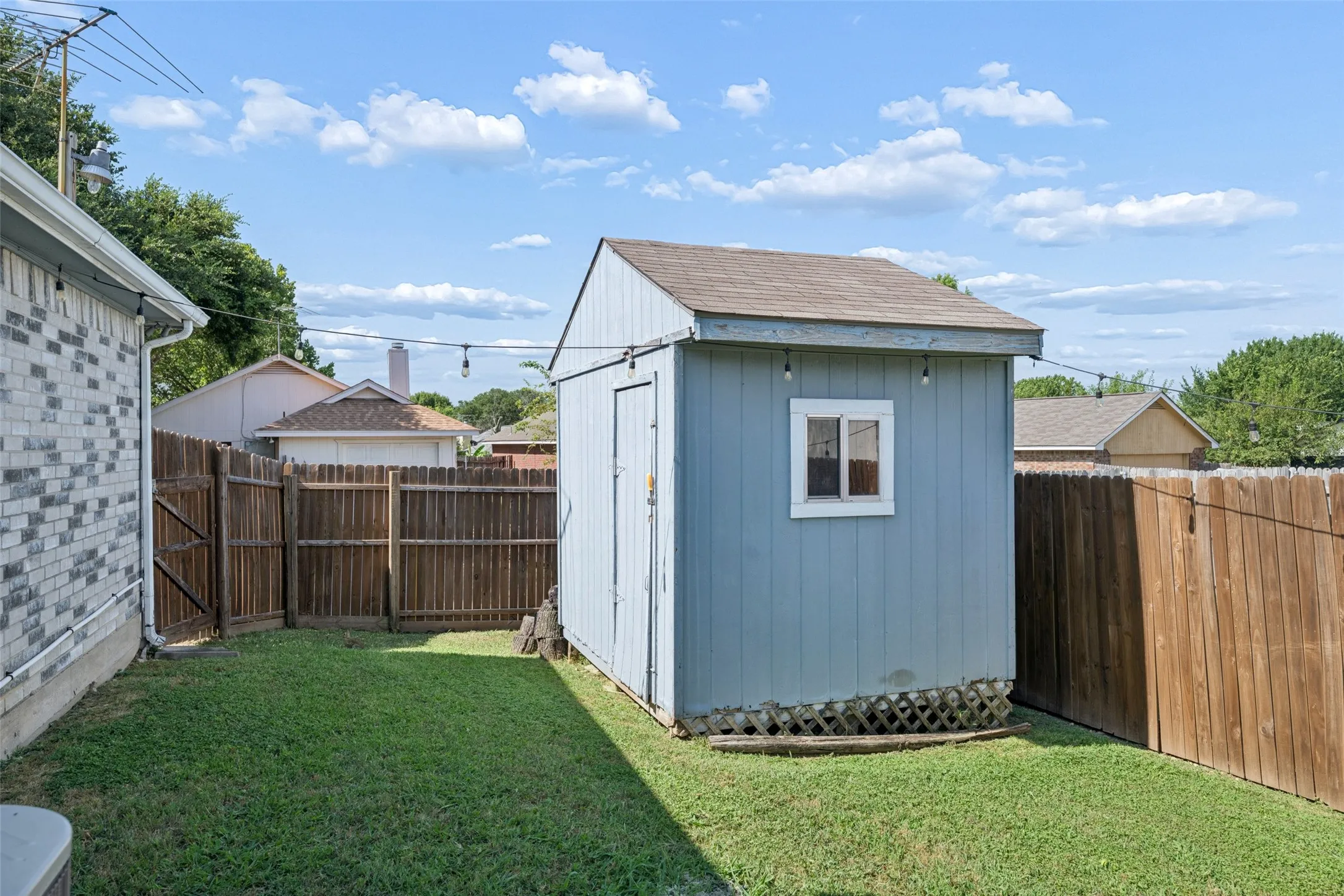 Single Family Residence For Sale in Tarrant County , 4756 Veronica Circle, Fort Worth, Texas 76137, 3 Bedroom, 2 Bathroom, 2 Garage spaces, 1,166 Sqft, built in 1986, mls#21325700, Real Estate Agent in Fort Worth, Homes For Sale in Tarrant county, Homes For Sale in Fort Worth, Realtor in Fort Worth Texas, Real Estate Brokerage Independent Realty Texas, Luminita Cordes Realtor