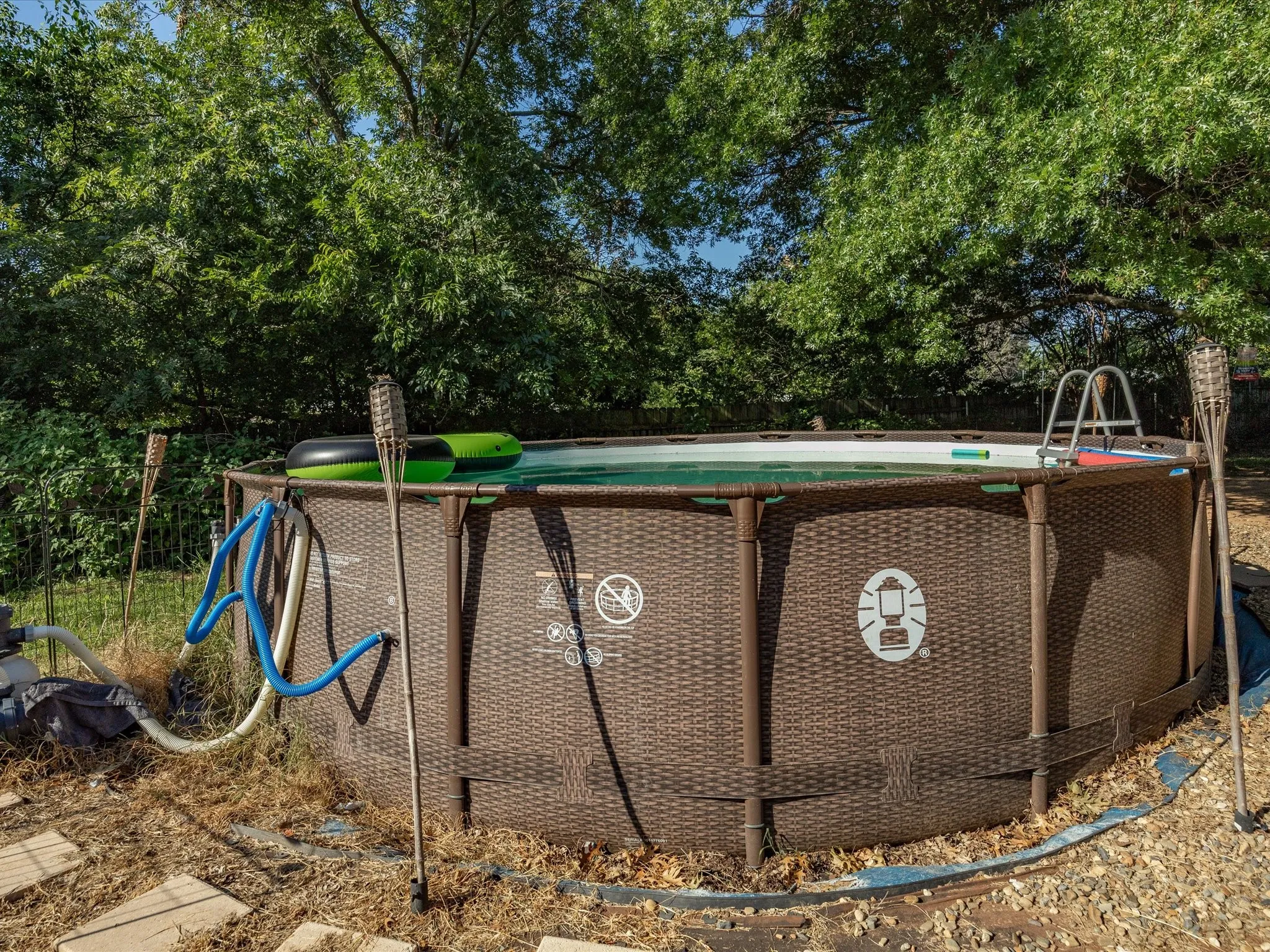 Above ground pool