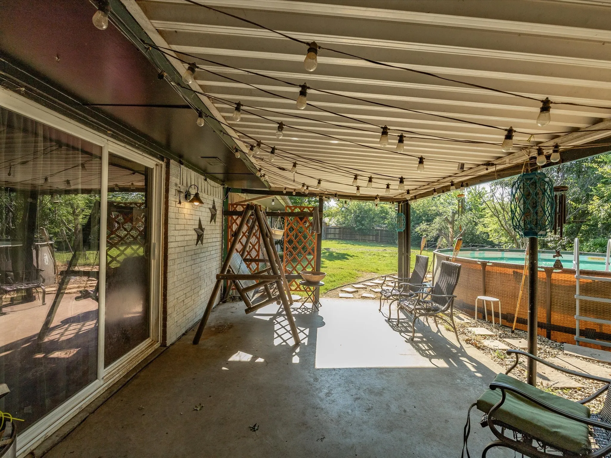 Single Family Residence For Sale in Montague County , 901 Pebble Street, Bowie, Texas 76230, 5 Bedroom, 3 Bathroom, 2 Garage spaces, 2,775 Sqft, built in 1968, mls#21304777, Real Estate Agent in Bowie, Homes For Sale in Montague county, Homes For Sale in Bowie, Realtor in Bowie Texas, Real Estate Brokerage Independent Realty Texas, Luminita Cordes Realtor
