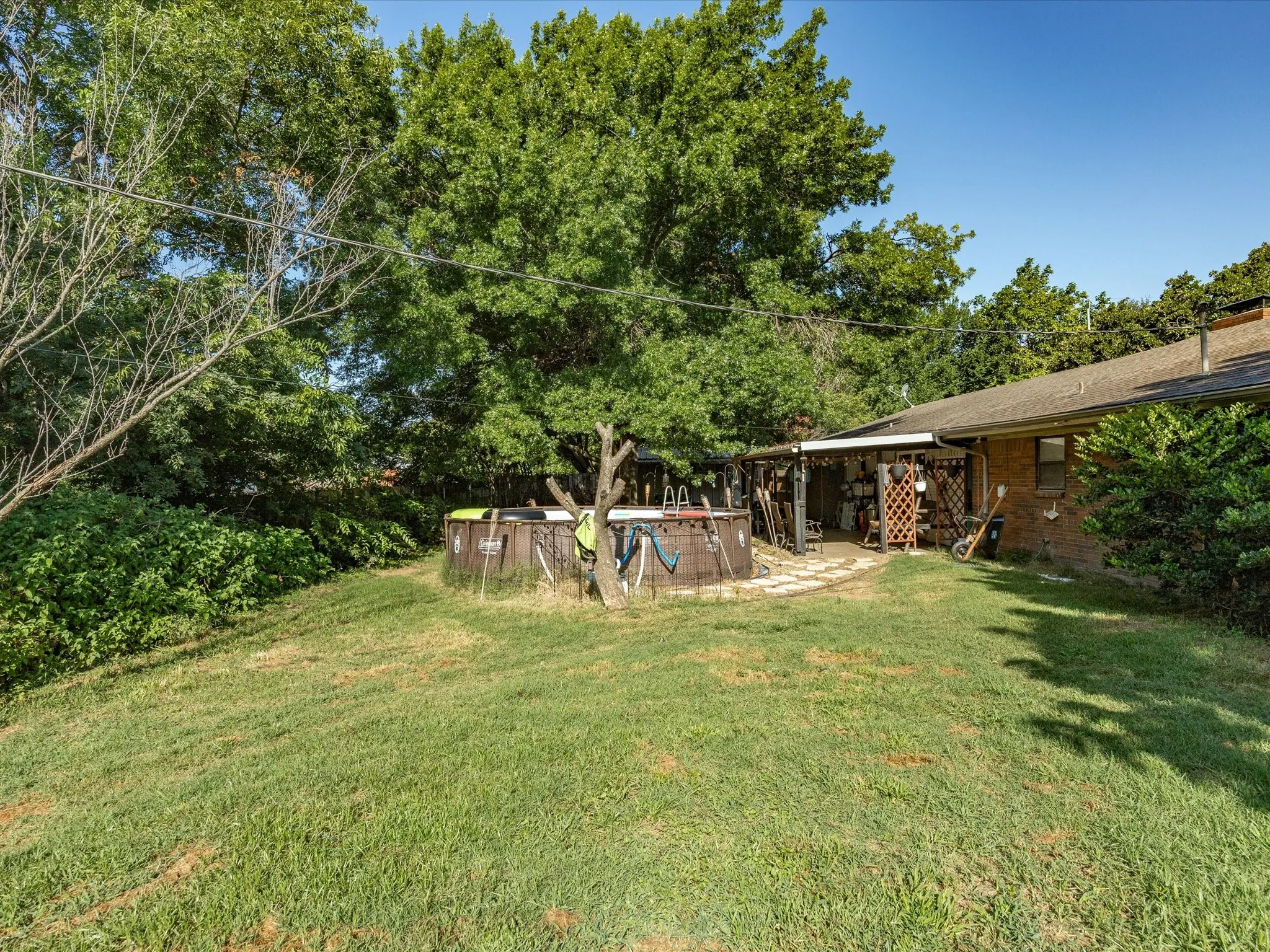 Single Family Residence For Sale in Montague County , 901 Pebble Street, Bowie, Texas 76230, 5 Bedroom, 3 Bathroom, 2 Garage spaces, 2,775 Sqft, built in 1968, mls#21304777, Real Estate Agent in Bowie, Homes For Sale in Montague county, Homes For Sale in Bowie, Realtor in Bowie Texas, Real Estate Brokerage Independent Realty Texas, Luminita Cordes Realtor