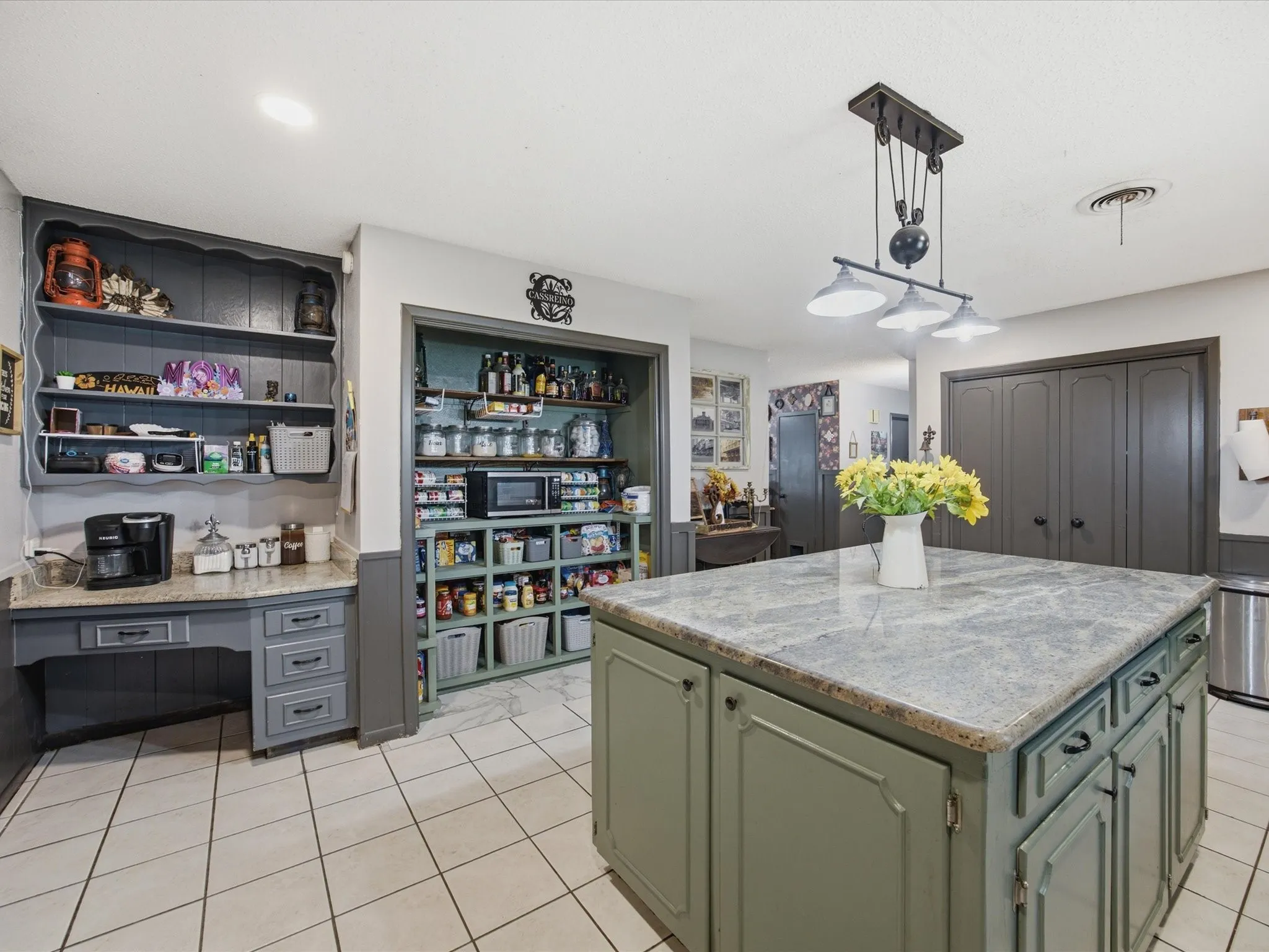 Single Family Residence For Sale in Montague County , 901 Pebble Street, Bowie, Texas 76230, 5 Bedroom, 3 Bathroom, 2 Garage spaces, 2,775 Sqft, built in 1968, mls#21304777, Real Estate Agent in Bowie, Homes For Sale in Montague county, Homes For Sale in Bowie, Realtor in Bowie Texas, Real Estate Brokerage Independent Realty Texas, Luminita Cordes Realtor