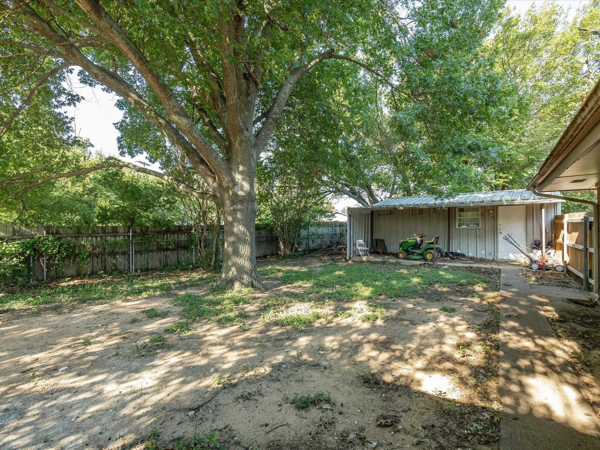 Workshop/Storage/Detached Garage