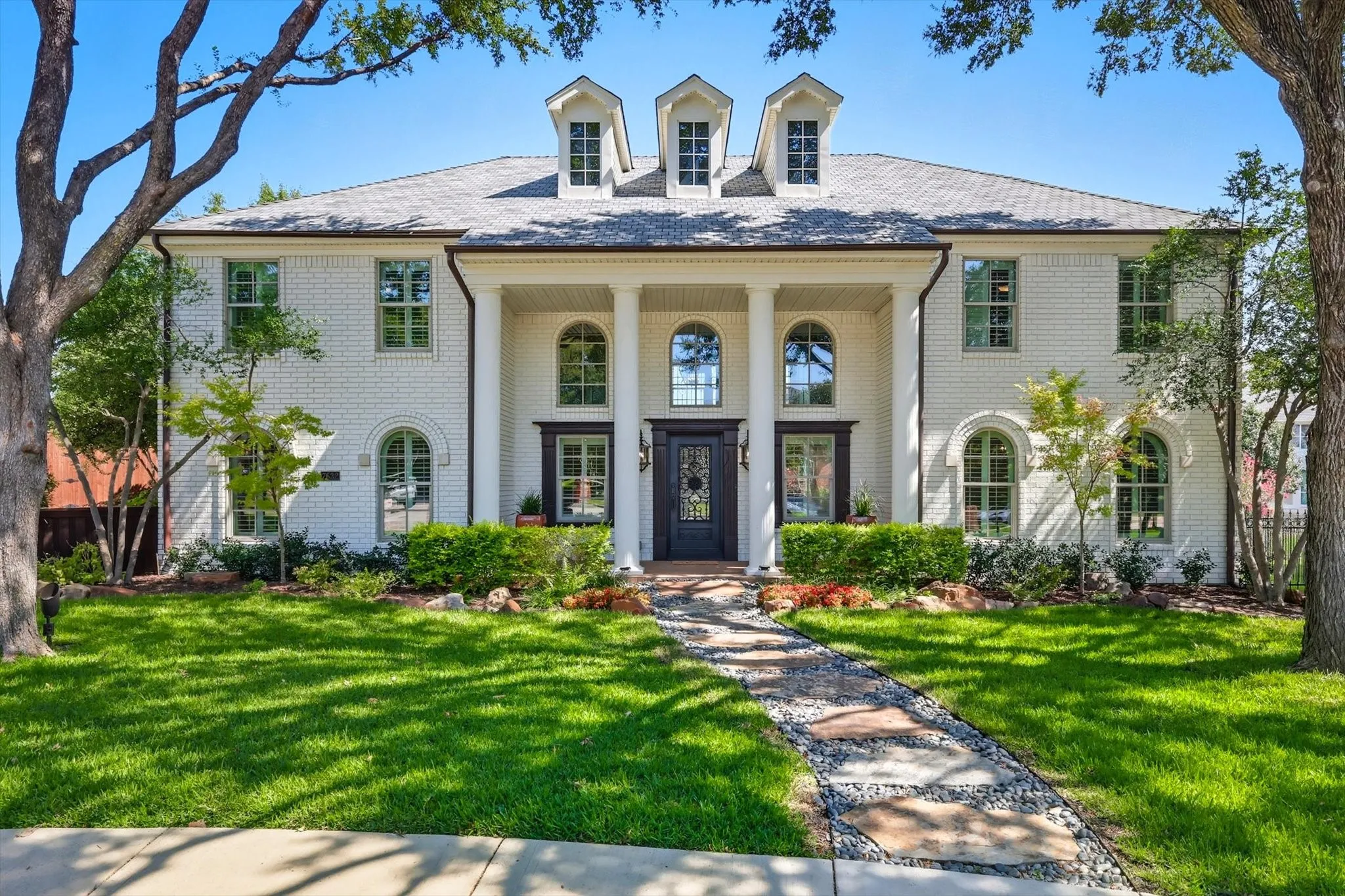 Single Family Residence For Sale in Dallas County , 7632 Tallow Drive, Irving, Texas 75063, 5 Bedroom, 4 Bathroom, 2 Garage spaces, 4,426 Sqft, built in 1989, mls#21325287, Real Estate Agent in Irving, Homes For Sale in Dallas county, Homes For Sale in Irving, Realtor in Irving Texas, Real Estate Brokerage Independent Realty Texas, Luminita Cordes Realtor