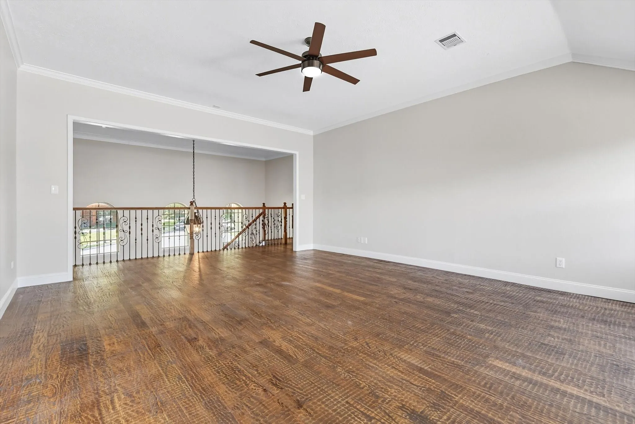 Single Family Residence For Sale in Dallas County , 7632 Tallow Drive, Irving, Texas 75063, 5 Bedroom, 4 Bathroom, 2 Garage spaces, 4,426 Sqft, built in 1989, mls#21325287, Real Estate Agent in Irving, Homes For Sale in Dallas county, Homes For Sale in Irving, Realtor in Irving Texas, Real Estate Brokerage Independent Realty Texas, Luminita Cordes Realtor