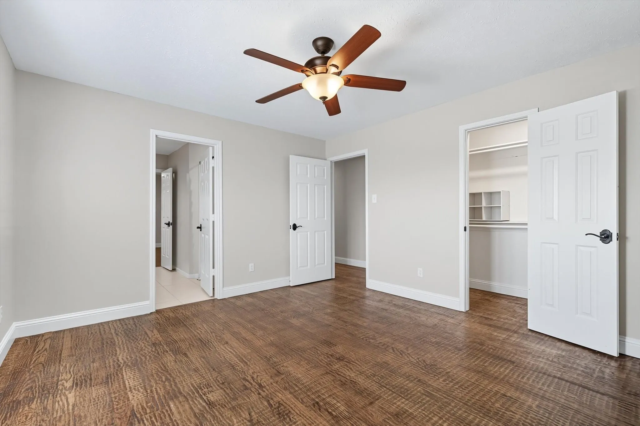 Single Family Residence For Sale in Dallas County , 7632 Tallow Drive, Irving, Texas 75063, 5 Bedroom, 4 Bathroom, 2 Garage spaces, 4,426 Sqft, built in 1989, mls#21325287, Real Estate Agent in Irving, Homes For Sale in Dallas county, Homes For Sale in Irving, Realtor in Irving Texas, Real Estate Brokerage Independent Realty Texas, Luminita Cordes Realtor