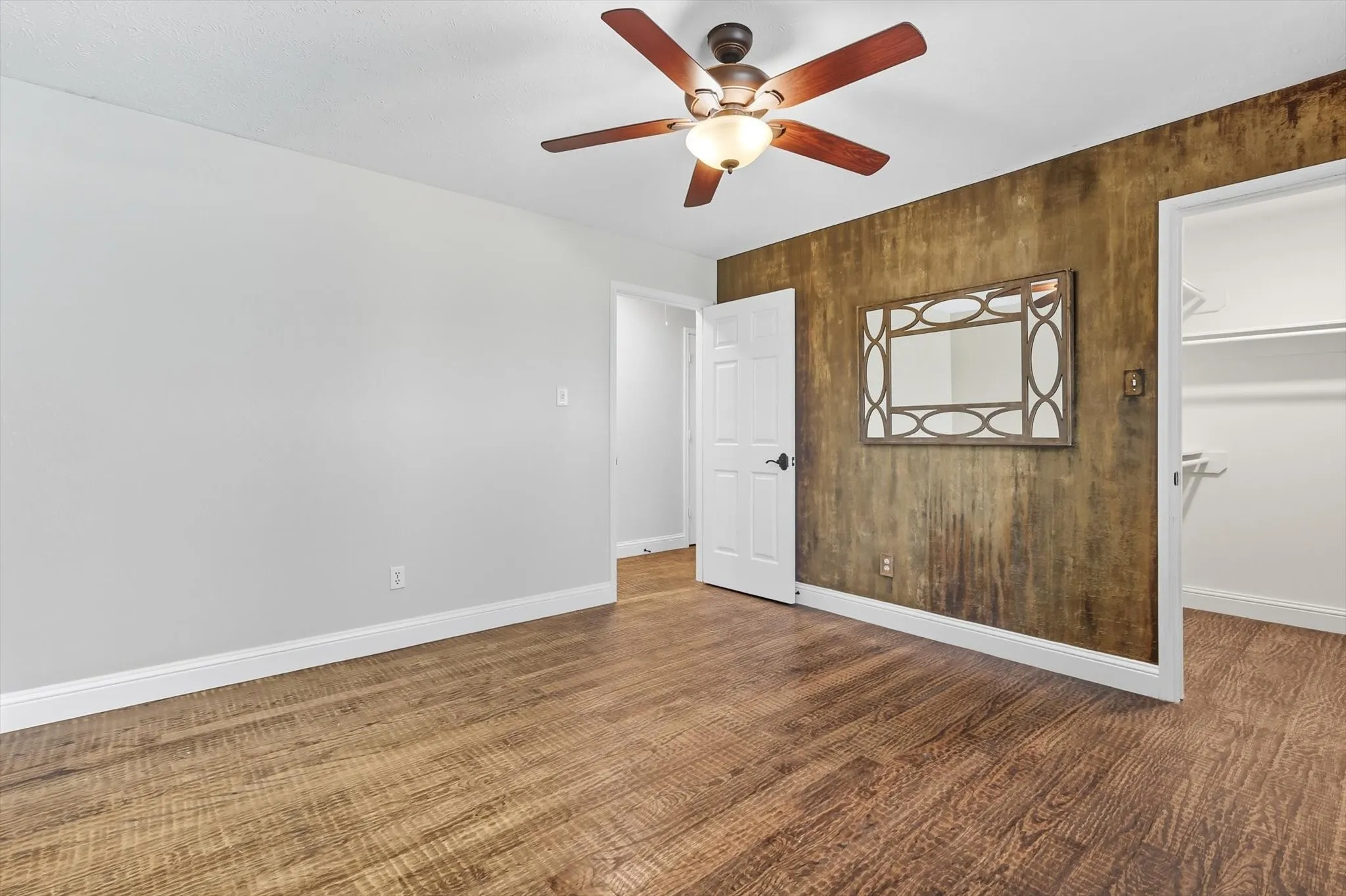 Single Family Residence For Sale in Dallas County , 7632 Tallow Drive, Irving, Texas 75063, 5 Bedroom, 4 Bathroom, 2 Garage spaces, 4,426 Sqft, built in 1989, mls#21325287, Real Estate Agent in Irving, Homes For Sale in Dallas county, Homes For Sale in Irving, Realtor in Irving Texas, Real Estate Brokerage Independent Realty Texas, Luminita Cordes Realtor