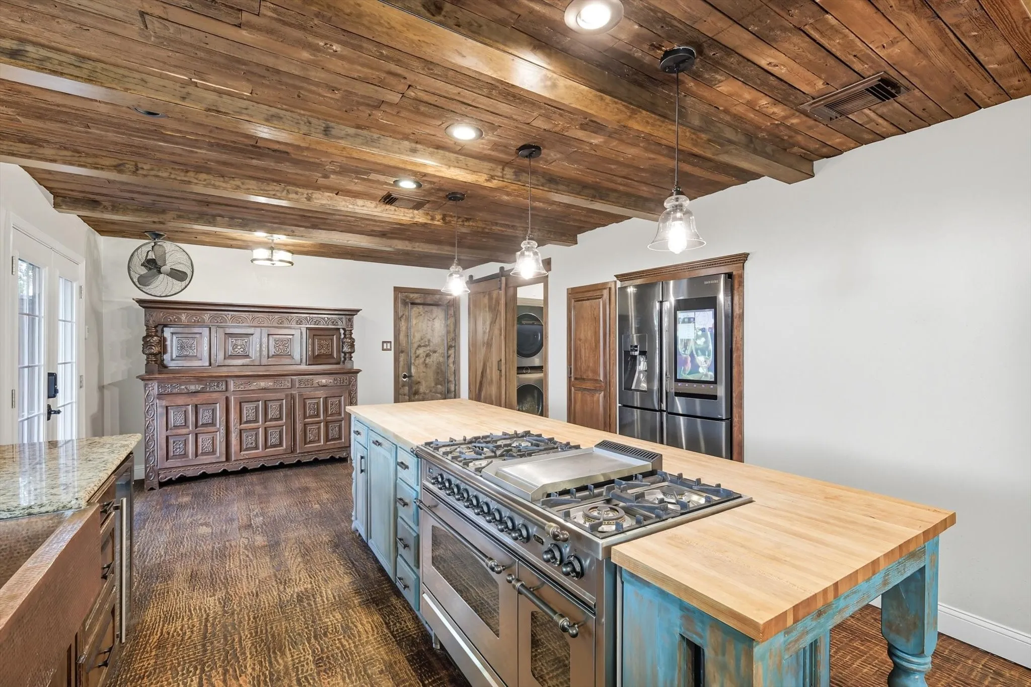 Single Family Residence For Sale in Dallas County , 7632 Tallow Drive, Irving, Texas 75063, 5 Bedroom, 4 Bathroom, 2 Garage spaces, 4,426 Sqft, built in 1989, mls#21325287, Real Estate Agent in Irving, Homes For Sale in Dallas county, Homes For Sale in Irving, Realtor in Irving Texas, Real Estate Brokerage Independent Realty Texas, Luminita Cordes Realtor