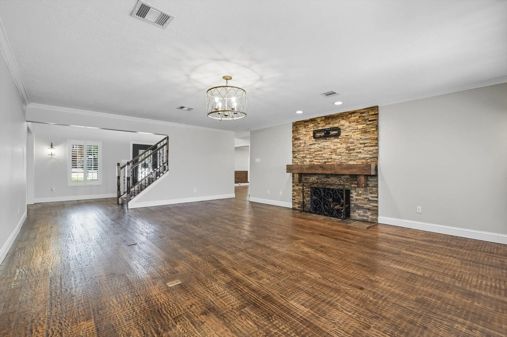 Single Family Residence For Sale in Dallas County , 7632 Tallow Drive, Irving, Texas 75063, 5 Bedroom, 4 Bathroom, 2 Garage spaces, 4,426 Sqft, built in 1989, mls#21325287, Real Estate Agent in Irving, Homes For Sale in Dallas county, Homes For Sale in Irving, Realtor in Irving Texas, Real Estate Brokerage Independent Realty Texas, Luminita Cordes Realtor