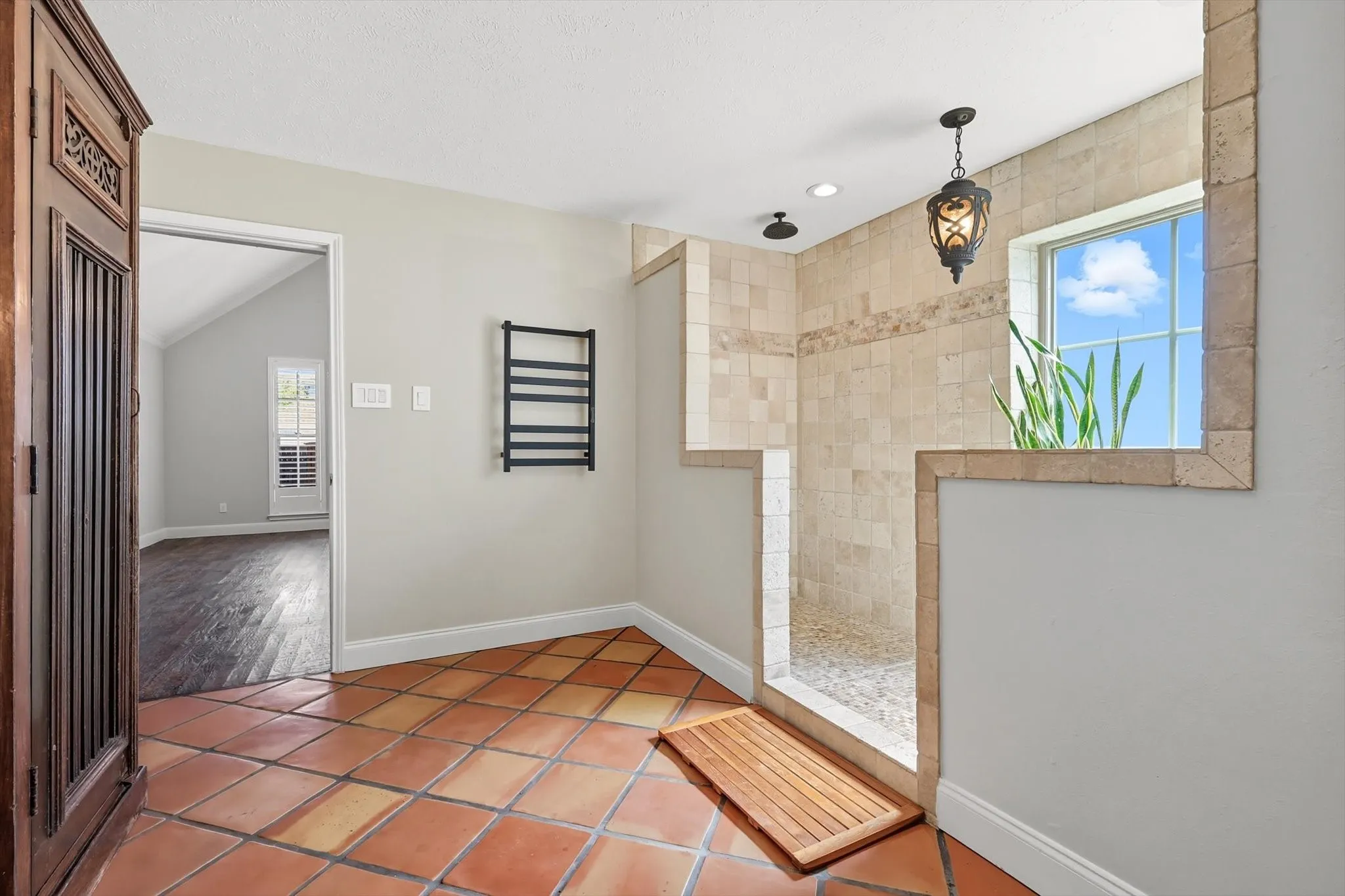 Single Family Residence For Sale in Dallas County , 7632 Tallow Drive, Irving, Texas 75063, 5 Bedroom, 4 Bathroom, 2 Garage spaces, 4,426 Sqft, built in 1989, mls#21325287, Real Estate Agent in Irving, Homes For Sale in Dallas county, Homes For Sale in Irving, Realtor in Irving Texas, Real Estate Brokerage Independent Realty Texas, Luminita Cordes Realtor