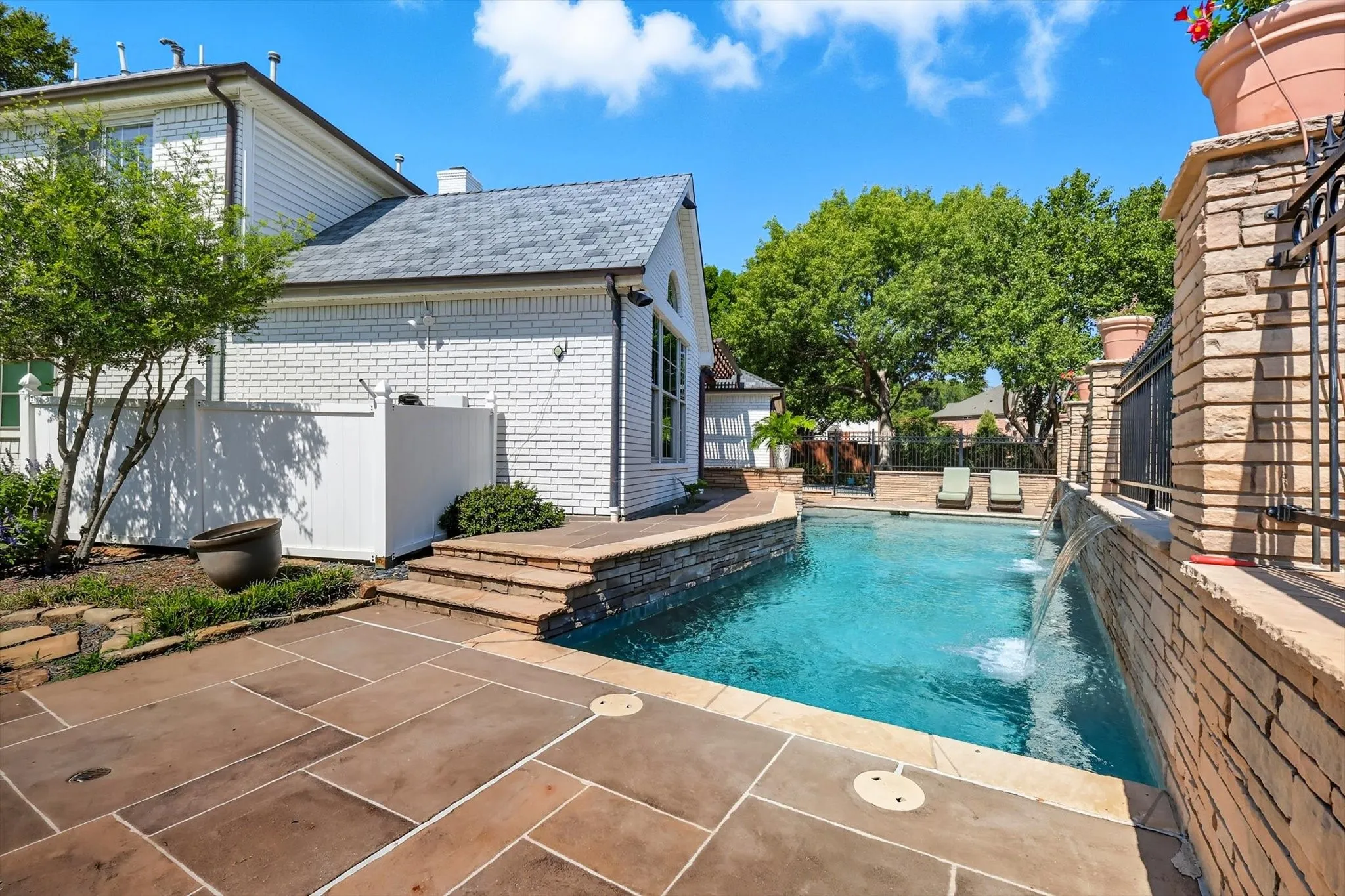 Single Family Residence For Sale in Dallas County , 7632 Tallow Drive, Irving, Texas 75063, 5 Bedroom, 4 Bathroom, 2 Garage spaces, 4,426 Sqft, built in 1989, mls#21325287, Real Estate Agent in Irving, Homes For Sale in Dallas county, Homes For Sale in Irving, Realtor in Irving Texas, Real Estate Brokerage Independent Realty Texas, Luminita Cordes Realtor