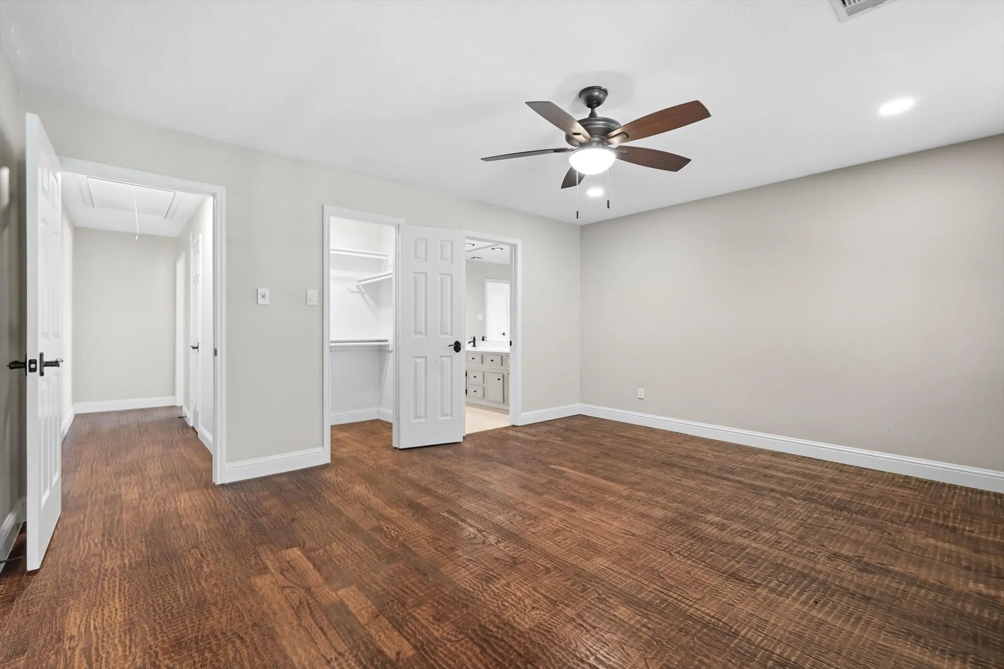 Single Family Residence For Sale in Dallas County , 7632 Tallow Drive, Irving, Texas 75063, 5 Bedroom, 4 Bathroom, 2 Garage spaces, 4,426 Sqft, built in 1989, mls#21325287, Real Estate Agent in Irving, Homes For Sale in Dallas county, Homes For Sale in Irving, Realtor in Irving Texas, Real Estate Brokerage Independent Realty Texas, Luminita Cordes Realtor