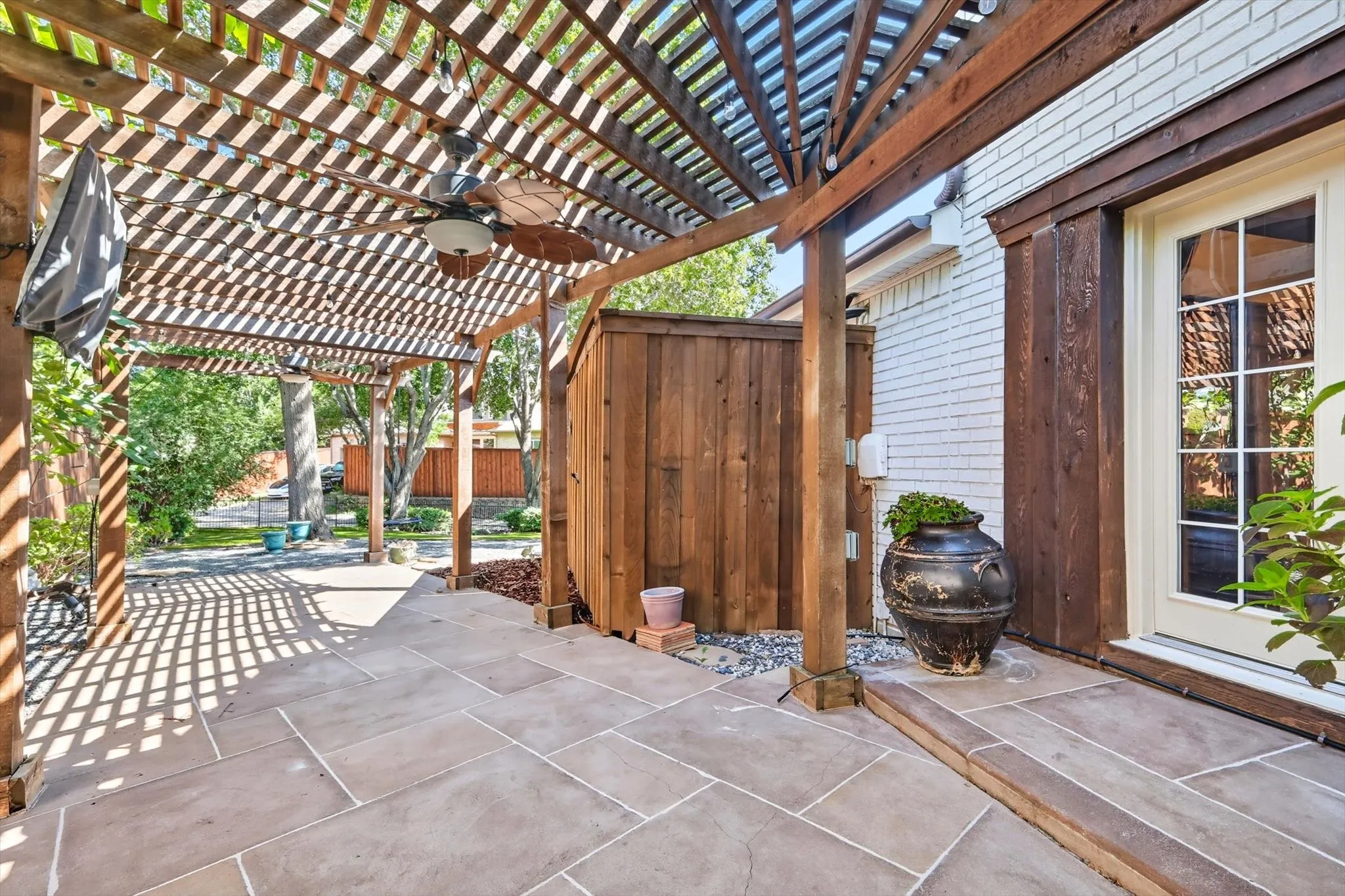 Single Family Residence For Sale in Dallas County , 7632 Tallow Drive, Irving, Texas 75063, 5 Bedroom, 4 Bathroom, 2 Garage spaces, 4,426 Sqft, built in 1989, mls#21325287, Real Estate Agent in Irving, Homes For Sale in Dallas county, Homes For Sale in Irving, Realtor in Irving Texas, Real Estate Brokerage Independent Realty Texas, Luminita Cordes Realtor