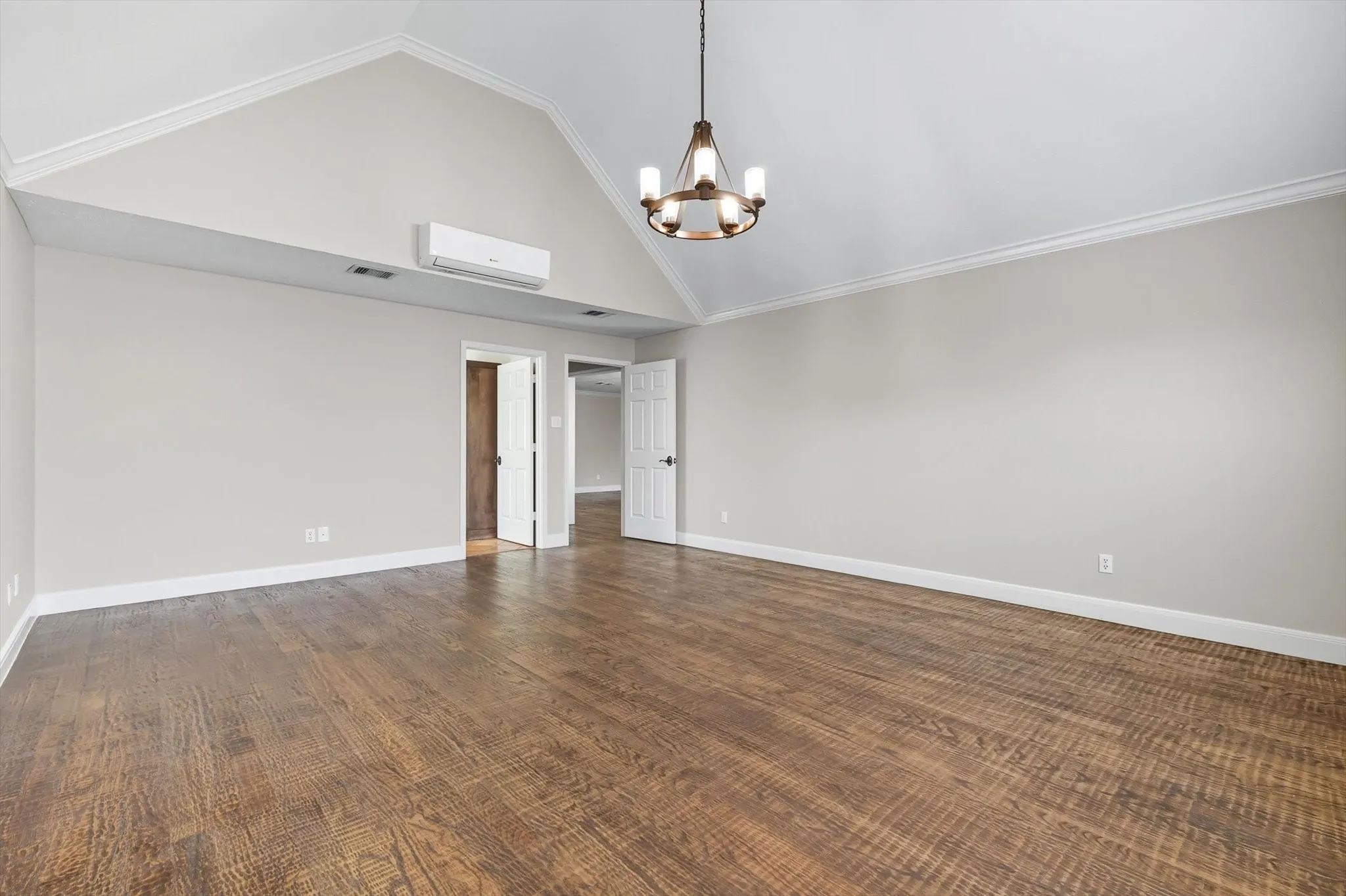 Single Family Residence For Sale in Dallas County , 7632 Tallow Drive, Irving, Texas 75063, 5 Bedroom, 4 Bathroom, 2 Garage spaces, 4,426 Sqft, built in 1989, mls#21325287, Real Estate Agent in Irving, Homes For Sale in Dallas county, Homes For Sale in Irving, Realtor in Irving Texas, Real Estate Brokerage Independent Realty Texas, Luminita Cordes Realtor