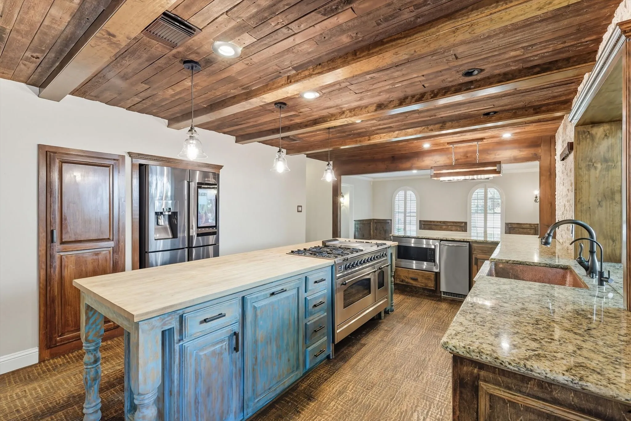 Single Family Residence For Sale in Dallas County , 7632 Tallow Drive, Irving, Texas 75063, 5 Bedroom, 4 Bathroom, 2 Garage spaces, 4,426 Sqft, built in 1989, mls#21325287, Real Estate Agent in Irving, Homes For Sale in Dallas county, Homes For Sale in Irving, Realtor in Irving Texas, Real Estate Brokerage Independent Realty Texas, Luminita Cordes Realtor