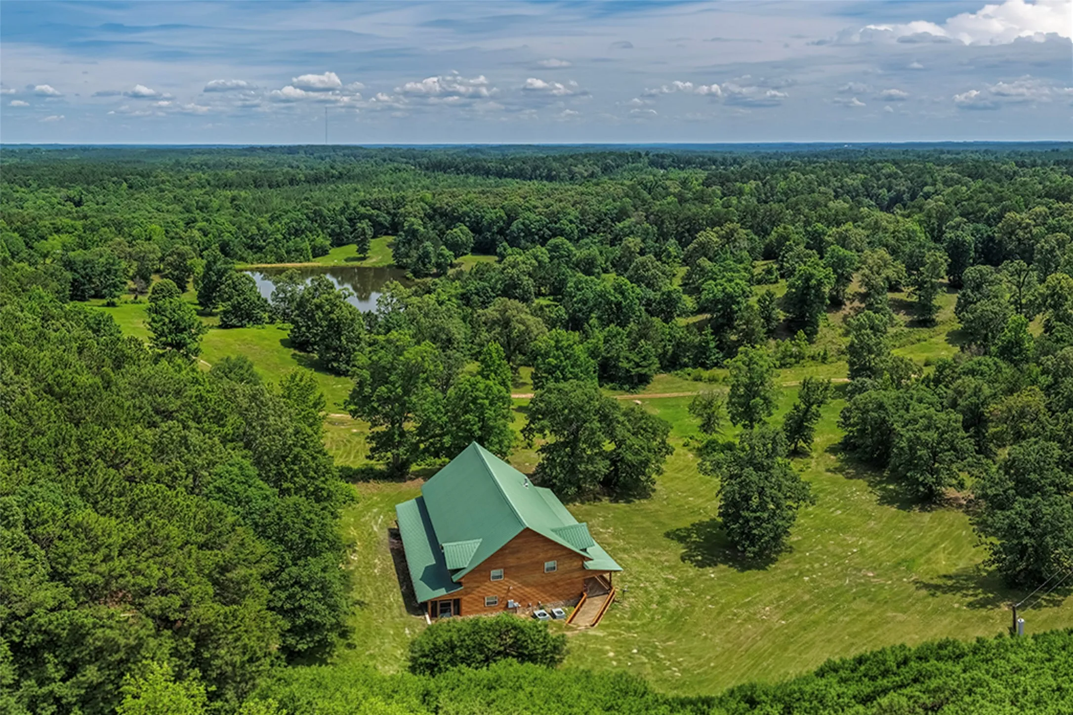 Single Family Residence For Sale in Cass County , 252 County Road 2110, Atlanta, Texas 75551, 3 Bedroom, 3 Bathroom, Garage spaces, 1,800 Sqft, built in 2008, mls#21326038, Real Estate Agent in Atlanta, Homes For Sale in Cass county, Homes For Sale in Atlanta, Realtor in Atlanta Texas, Real Estate Brokerage Independent Realty Texas, Luminita Cordes Realtor