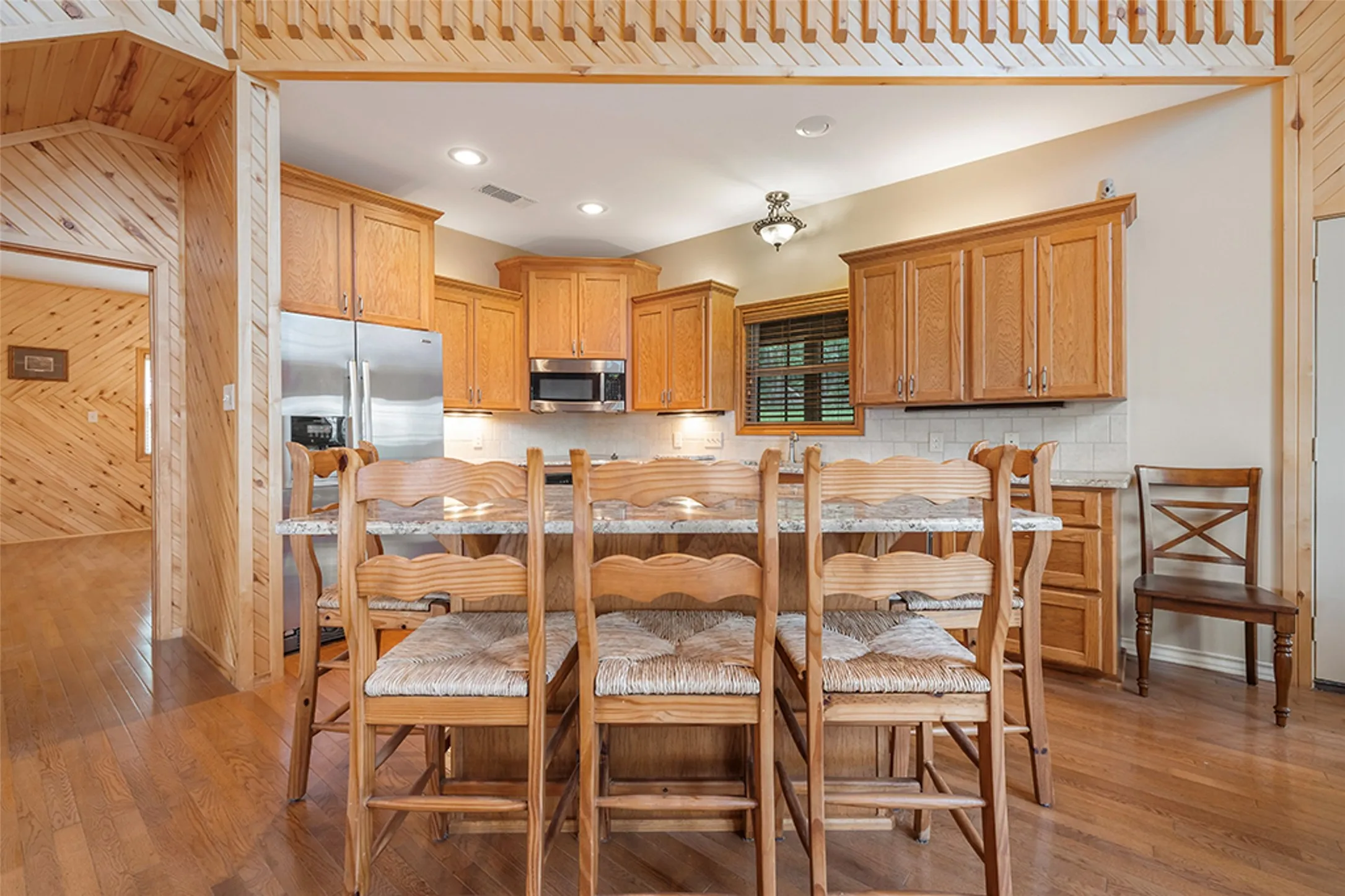 Single Family Residence For Sale in Cass County , 252 County Road 2110, Atlanta, Texas 75551, 3 Bedroom, 3 Bathroom, Garage spaces, 1,800 Sqft, built in 2008, mls#21326038, Real Estate Agent in Atlanta, Homes For Sale in Cass county, Homes For Sale in Atlanta, Realtor in Atlanta Texas, Real Estate Brokerage Independent Realty Texas, Luminita Cordes Realtor