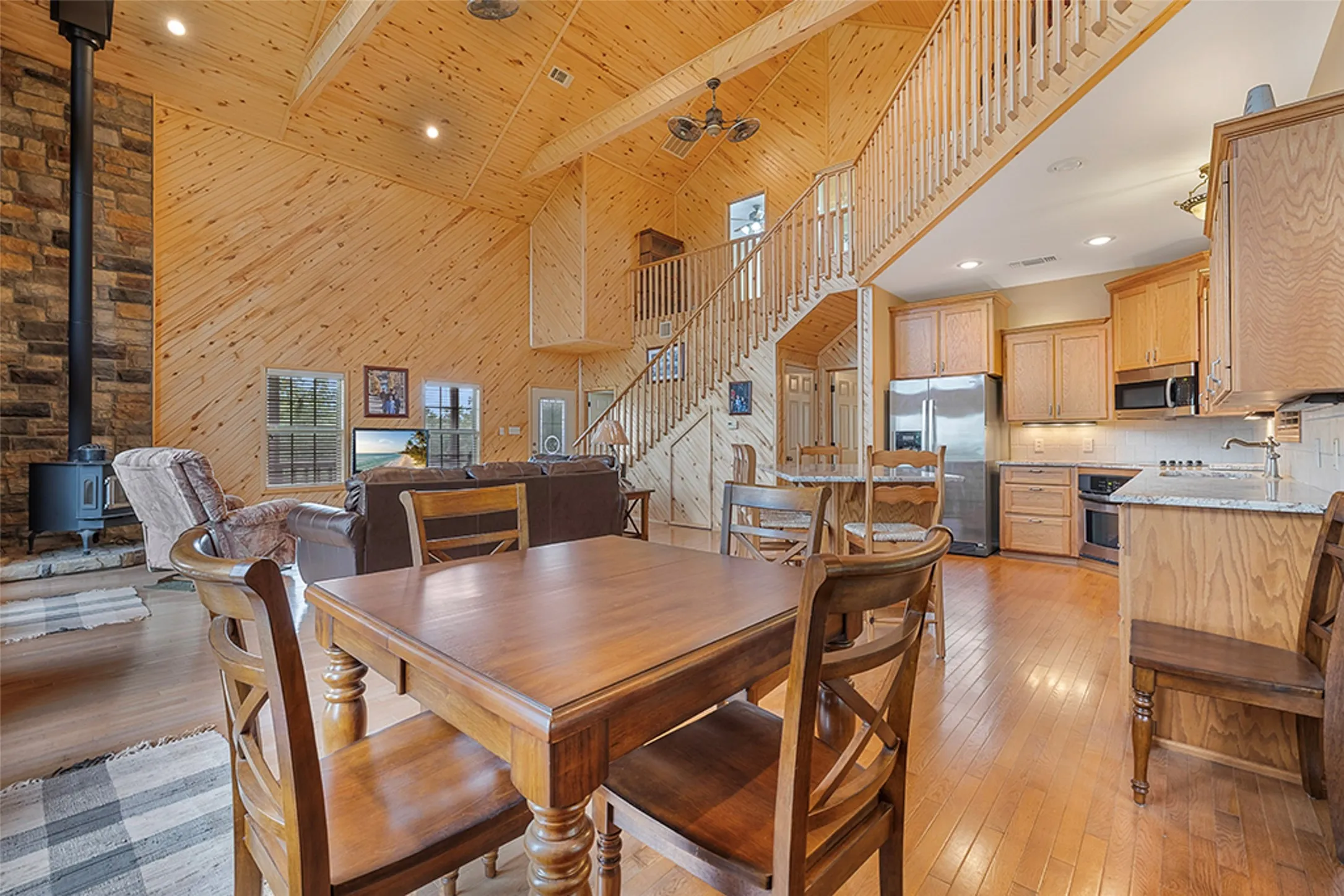 Single Family Residence For Sale in Cass County , 252 County Road 2110, Atlanta, Texas 75551, 3 Bedroom, 3 Bathroom, Garage spaces, 1,800 Sqft, built in 2008, mls#21326038, Real Estate Agent in Atlanta, Homes For Sale in Cass county, Homes For Sale in Atlanta, Realtor in Atlanta Texas, Real Estate Brokerage Independent Realty Texas, Luminita Cordes Realtor