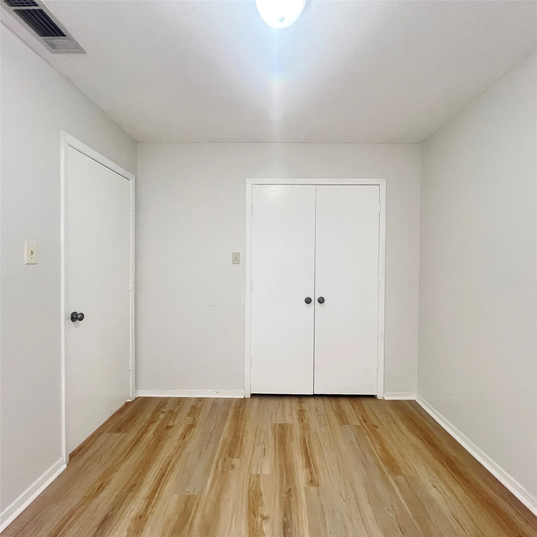 Duplex For Rent in Dallas County , 3037 Airhaven Street, Dallas, Texas 75229, 3 Bedroom, 2 Bathroom, 2 Garage spaces, 1,176 Sqft, built in 1981, mls#21326111, Real Estate Agent in Dallas, Homes For Rent in Dallas county, Homes For Rent in Dallas, Realtor in Dallas Texas, Real Estate Brokerage Independent Realty Texas, Luminita Cordes Realtor