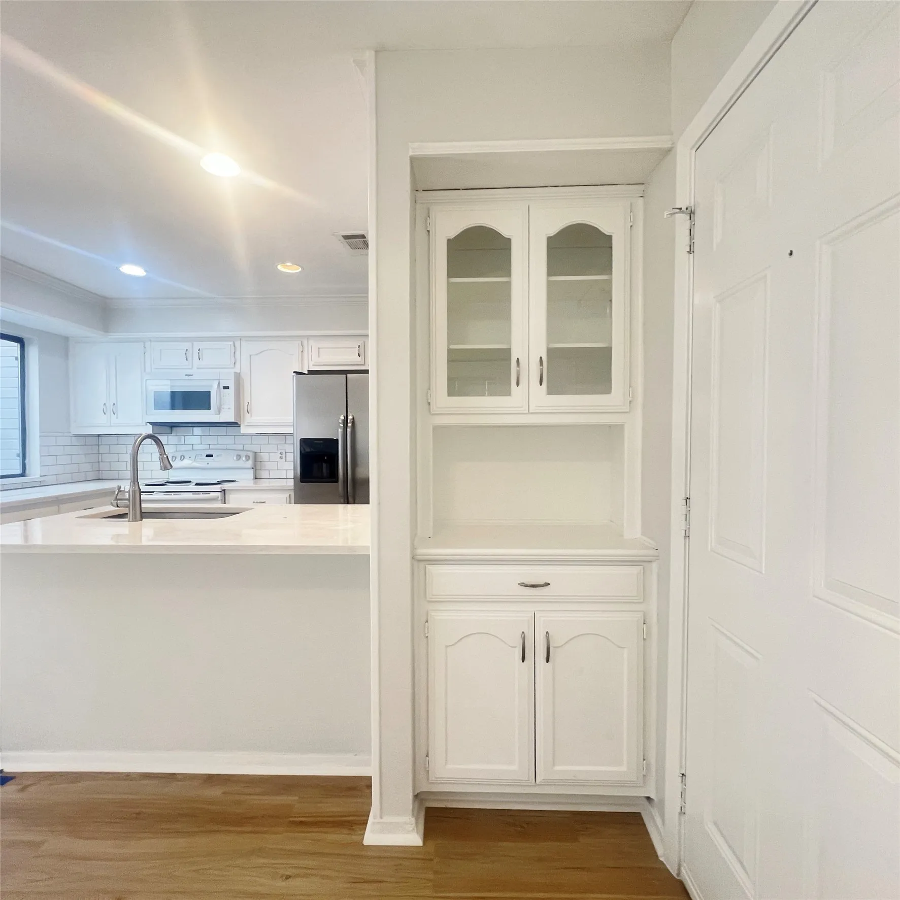 Duplex For Rent in Dallas County , 3037 Airhaven Street, Dallas, Texas 75229, 3 Bedroom, 2 Bathroom, 2 Garage spaces, 1,176 Sqft, built in 1981, mls#21326111, Real Estate Agent in Dallas, Homes For Rent in Dallas county, Homes For Rent in Dallas, Realtor in Dallas Texas, Real Estate Brokerage Independent Realty Texas, Luminita Cordes Realtor