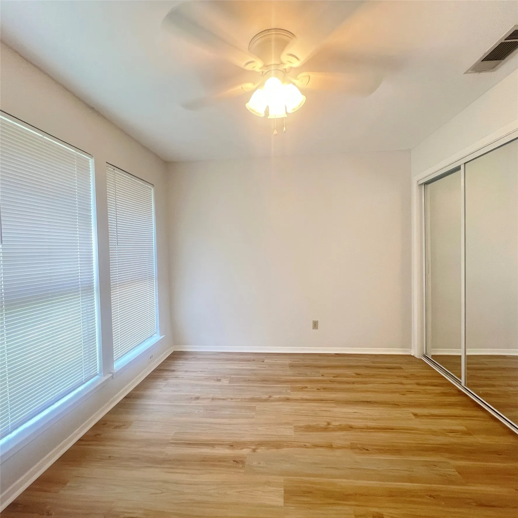 Duplex For Rent in Dallas County , 3037 Airhaven Street, Dallas, Texas 75229, 3 Bedroom, 2 Bathroom, 2 Garage spaces, 1,176 Sqft, built in 1981, mls#21326111, Real Estate Agent in Dallas, Homes For Rent in Dallas county, Homes For Rent in Dallas, Realtor in Dallas Texas, Real Estate Brokerage Independent Realty Texas, Luminita Cordes Realtor