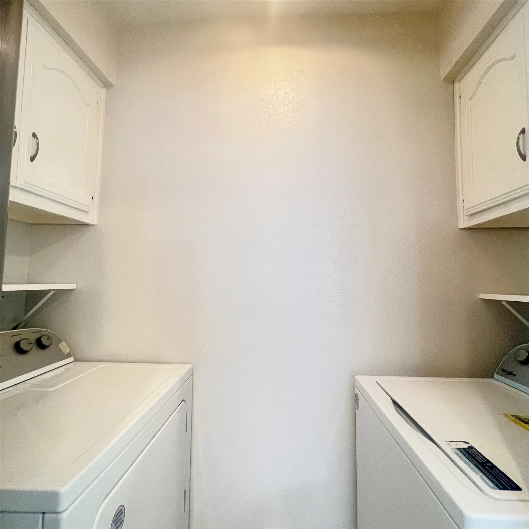 Duplex For Rent in Dallas County , 3037 Airhaven Street, Dallas, Texas 75229, 3 Bedroom, 2 Bathroom, 2 Garage spaces, 1,176 Sqft, built in 1981, mls#21326111, Real Estate Agent in Dallas, Homes For Rent in Dallas county, Homes For Rent in Dallas, Realtor in Dallas Texas, Real Estate Brokerage Independent Realty Texas, Luminita Cordes Realtor