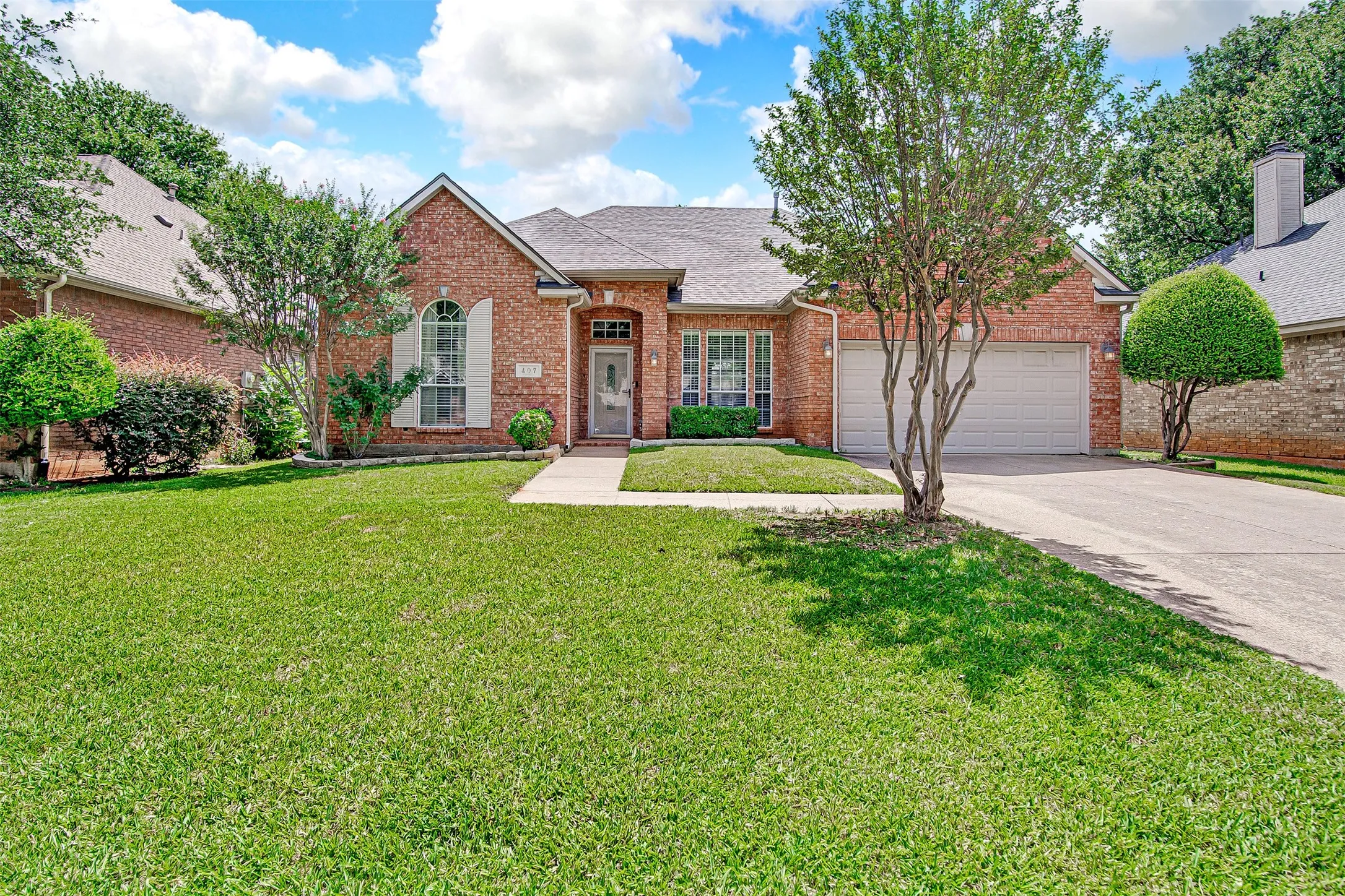 Single Family Residence For Sale in Tarrant County , 407 Dorcas Lane, Arlington, Texas 76013, 3 Bedroom, 2 Bathroom, 2 Garage spaces, 2,144 Sqft, built in 1991, mls#21326128, Real Estate Agent in Arlington, Homes For Sale in Tarrant county, Homes For Sale in Arlington, Realtor in Arlington Texas, Real Estate Brokerage Independent Realty Texas, Luminita Cordes Realtor