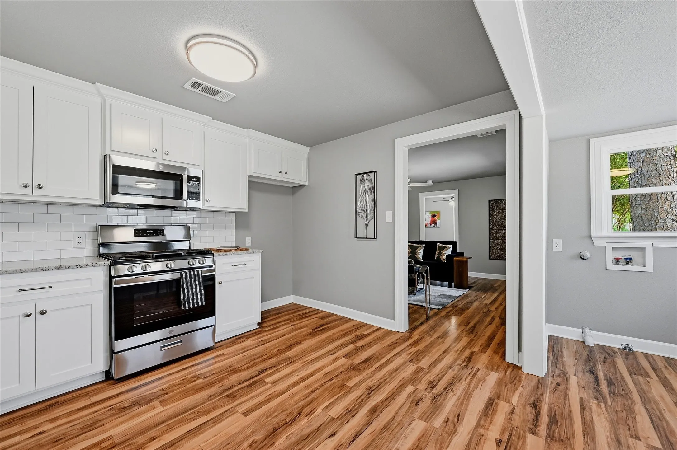 Single Family Residence For Sale in Grayson County , 201 Mineral Street, Whitesboro, Texas 76273, 2 Bedroom, 1 Bathroom, Garage spaces, 876 Sqft, built in 1950, mls#21325911, Real Estate Agent in Whitesboro, Homes For Sale in Grayson county, Homes For Sale in Whitesboro, Realtor in Whitesboro Texas, Real Estate Brokerage Independent Realty Texas, Luminita Cordes Realtor