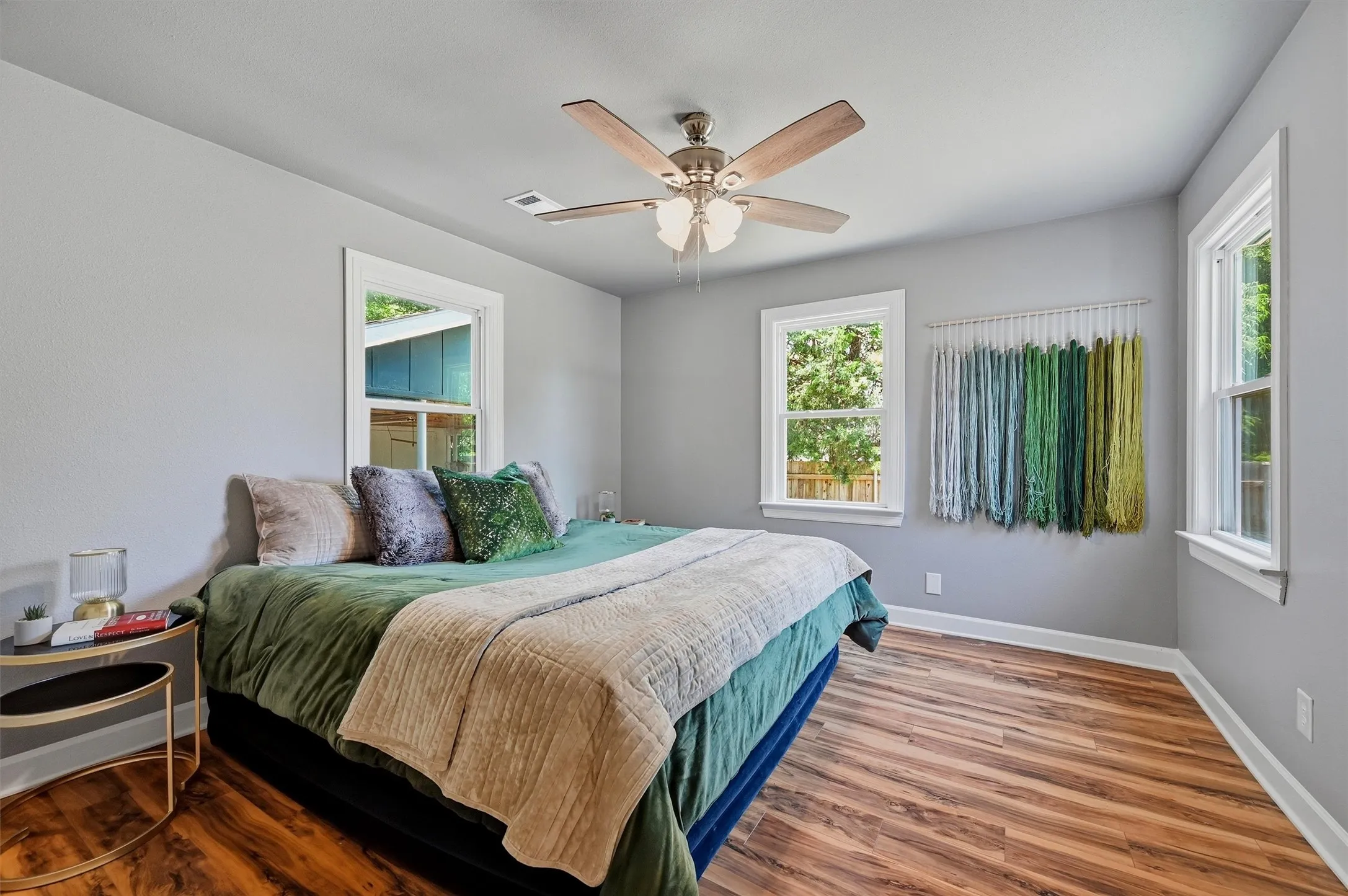 Single Family Residence For Sale in Grayson County , 201 Mineral Street, Whitesboro, Texas 76273, 2 Bedroom, 1 Bathroom, Garage spaces, 876 Sqft, built in 1950, mls#21325911, Real Estate Agent in Whitesboro, Homes For Sale in Grayson county, Homes For Sale in Whitesboro, Realtor in Whitesboro Texas, Real Estate Brokerage Independent Realty Texas, Luminita Cordes Realtor