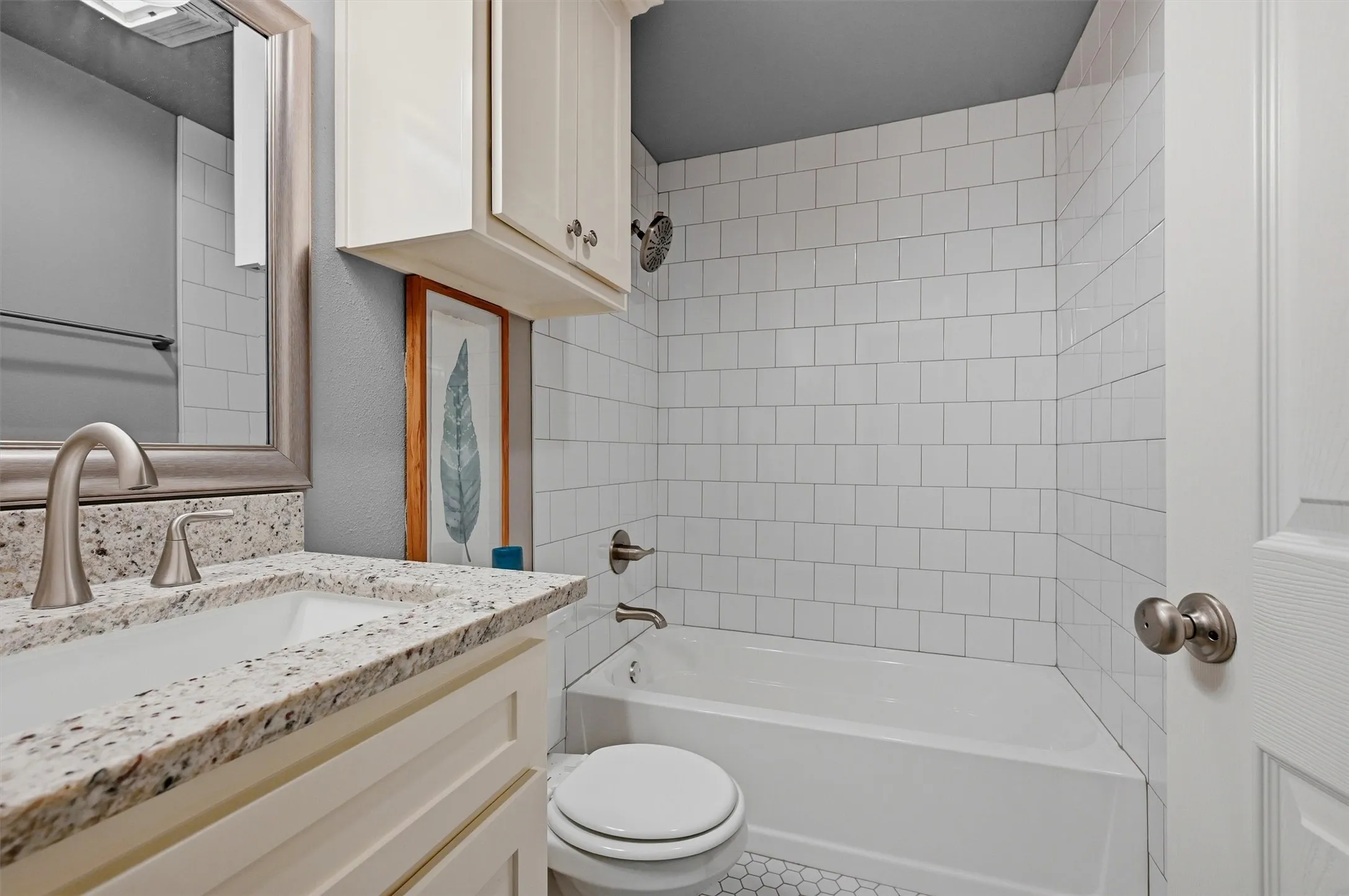 Single Family Residence For Sale in Grayson County , 201 Mineral Street, Whitesboro, Texas 76273, 2 Bedroom, 1 Bathroom, Garage spaces, 876 Sqft, built in 1950, mls#21325911, Real Estate Agent in Whitesboro, Homes For Sale in Grayson county, Homes For Sale in Whitesboro, Realtor in Whitesboro Texas, Real Estate Brokerage Independent Realty Texas, Luminita Cordes Realtor