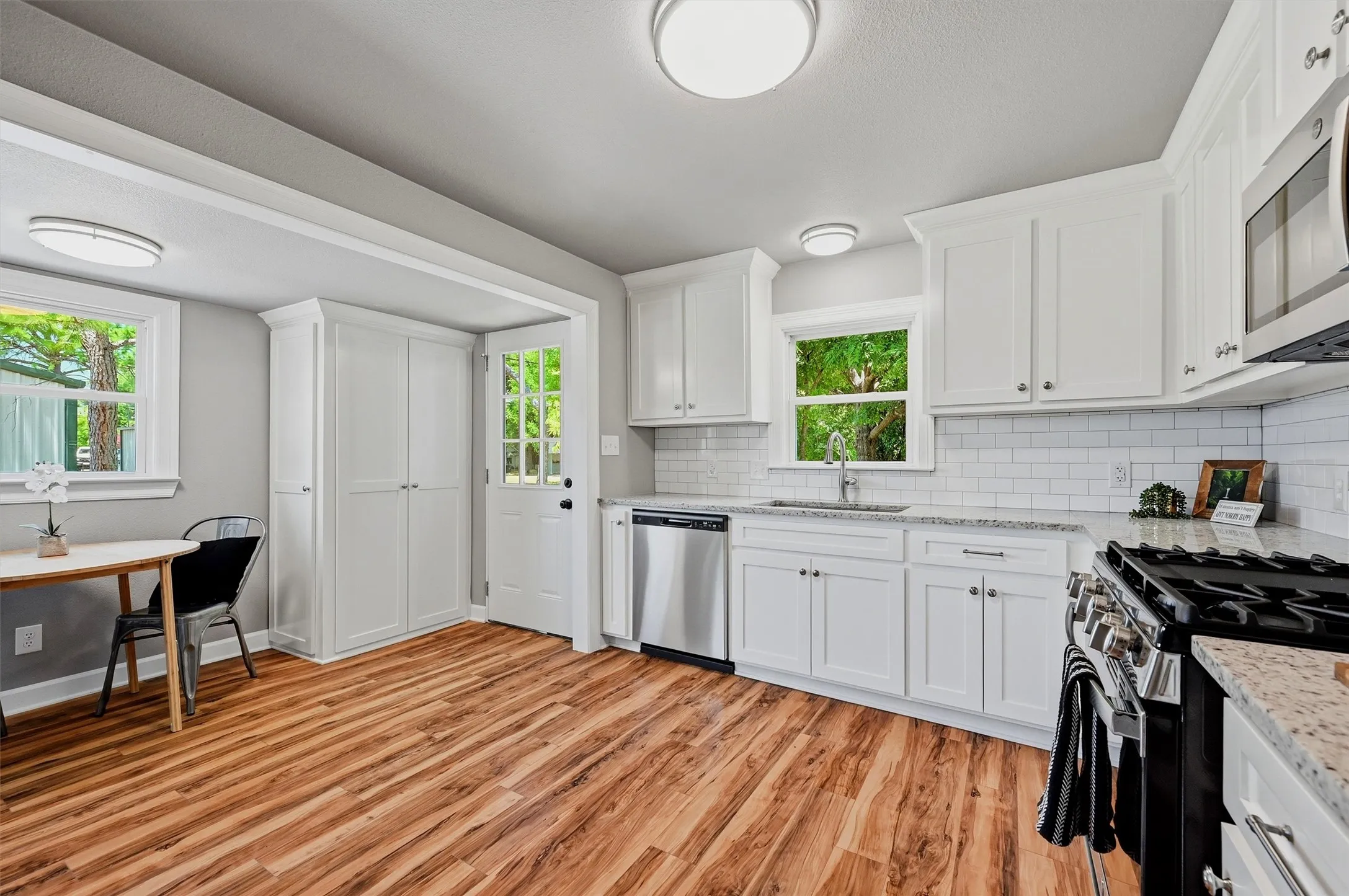 Single Family Residence For Sale in Grayson County , 201 Mineral Street, Whitesboro, Texas 76273, 2 Bedroom, 1 Bathroom, Garage spaces, 876 Sqft, built in 1950, mls#21325911, Real Estate Agent in Whitesboro, Homes For Sale in Grayson county, Homes For Sale in Whitesboro, Realtor in Whitesboro Texas, Real Estate Brokerage Independent Realty Texas, Luminita Cordes Realtor