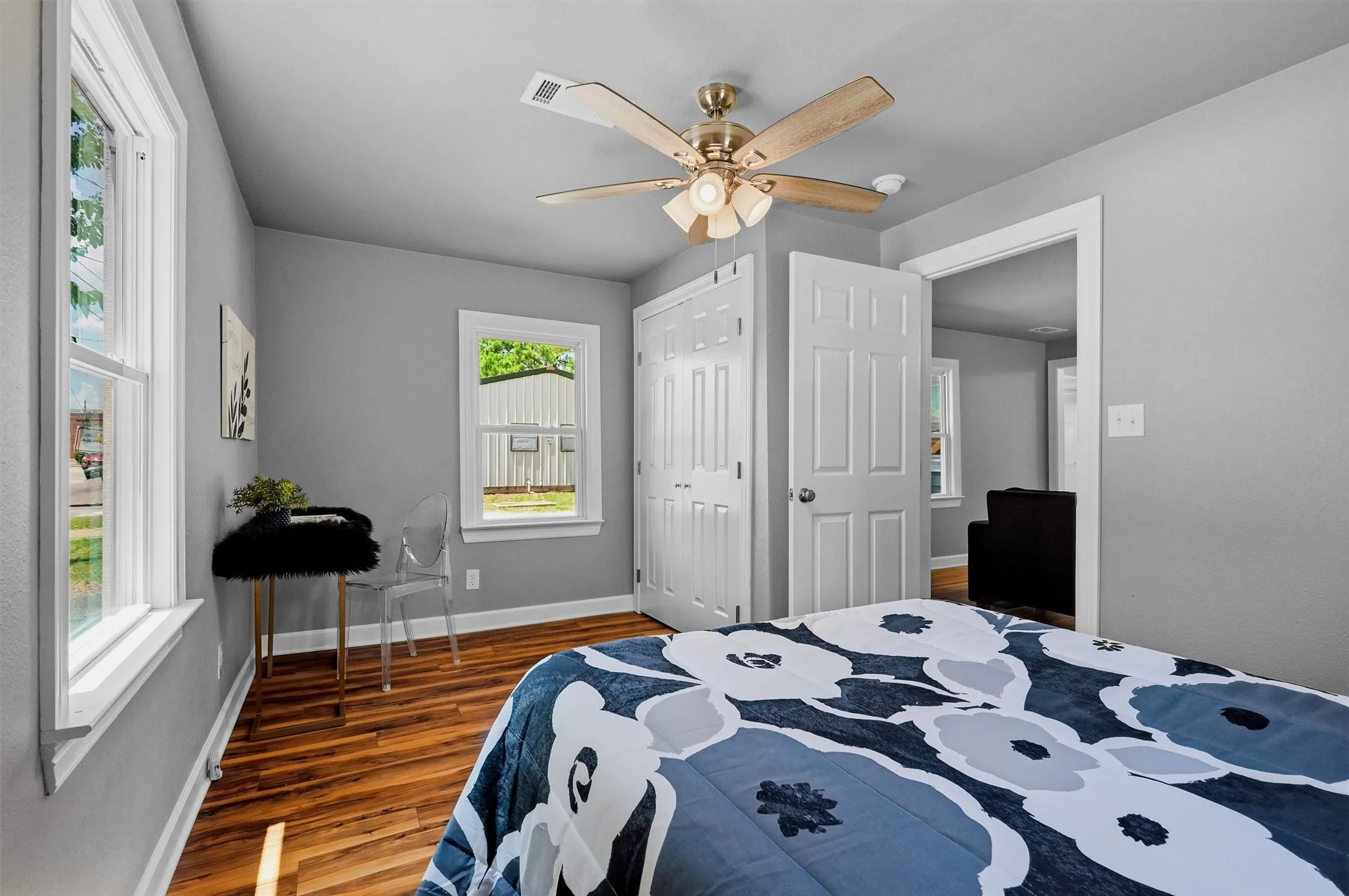 Single Family Residence For Sale in Grayson County , 201 Mineral Street, Whitesboro, Texas 76273, 2 Bedroom, 1 Bathroom, Garage spaces, 876 Sqft, built in 1950, mls#21325911, Real Estate Agent in Whitesboro, Homes For Sale in Grayson county, Homes For Sale in Whitesboro, Realtor in Whitesboro Texas, Real Estate Brokerage Independent Realty Texas, Luminita Cordes Realtor