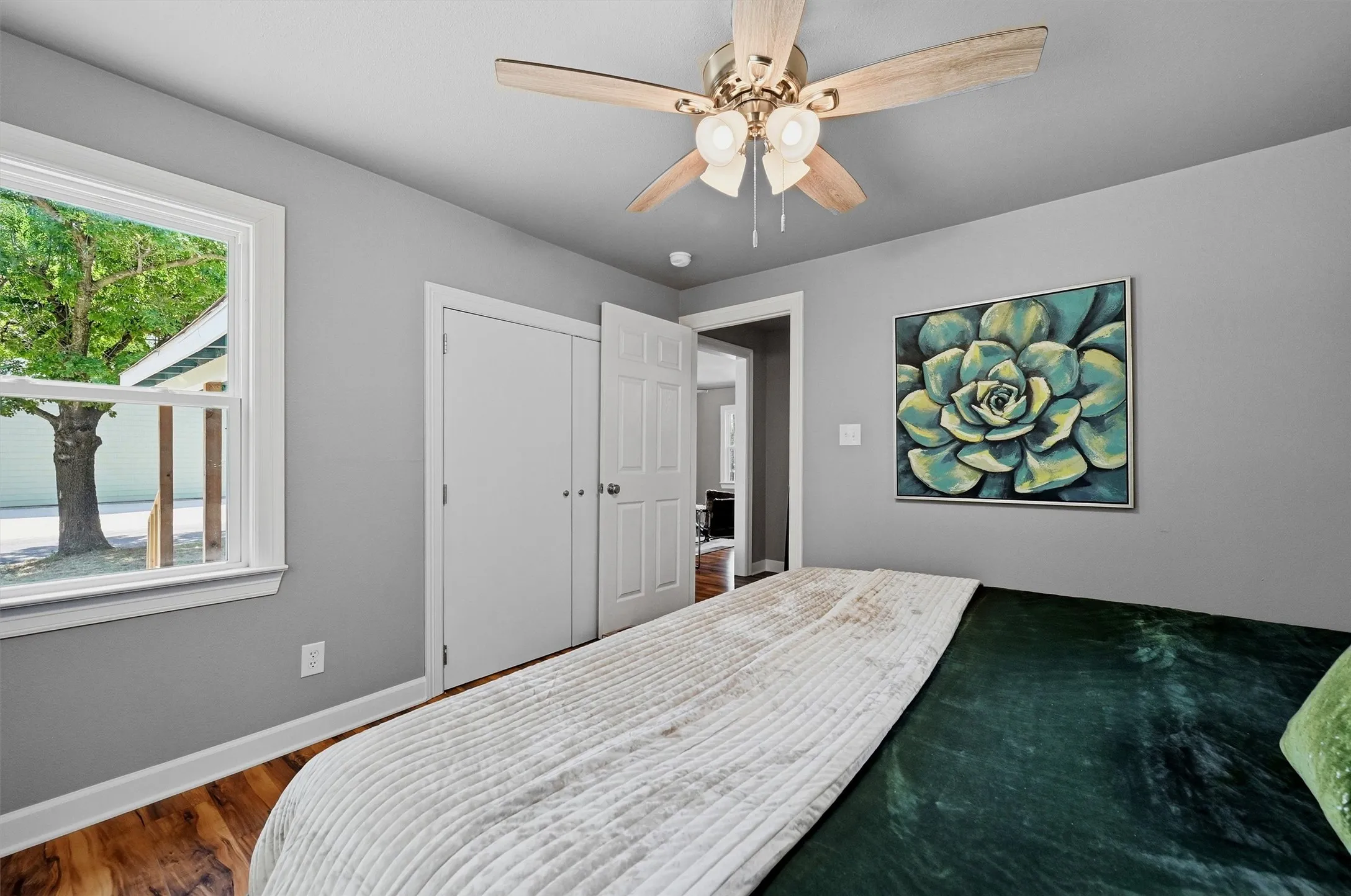 Single Family Residence For Sale in Grayson County , 201 Mineral Street, Whitesboro, Texas 76273, 2 Bedroom, 1 Bathroom, Garage spaces, 876 Sqft, built in 1950, mls#21325911, Real Estate Agent in Whitesboro, Homes For Sale in Grayson county, Homes For Sale in Whitesboro, Realtor in Whitesboro Texas, Real Estate Brokerage Independent Realty Texas, Luminita Cordes Realtor