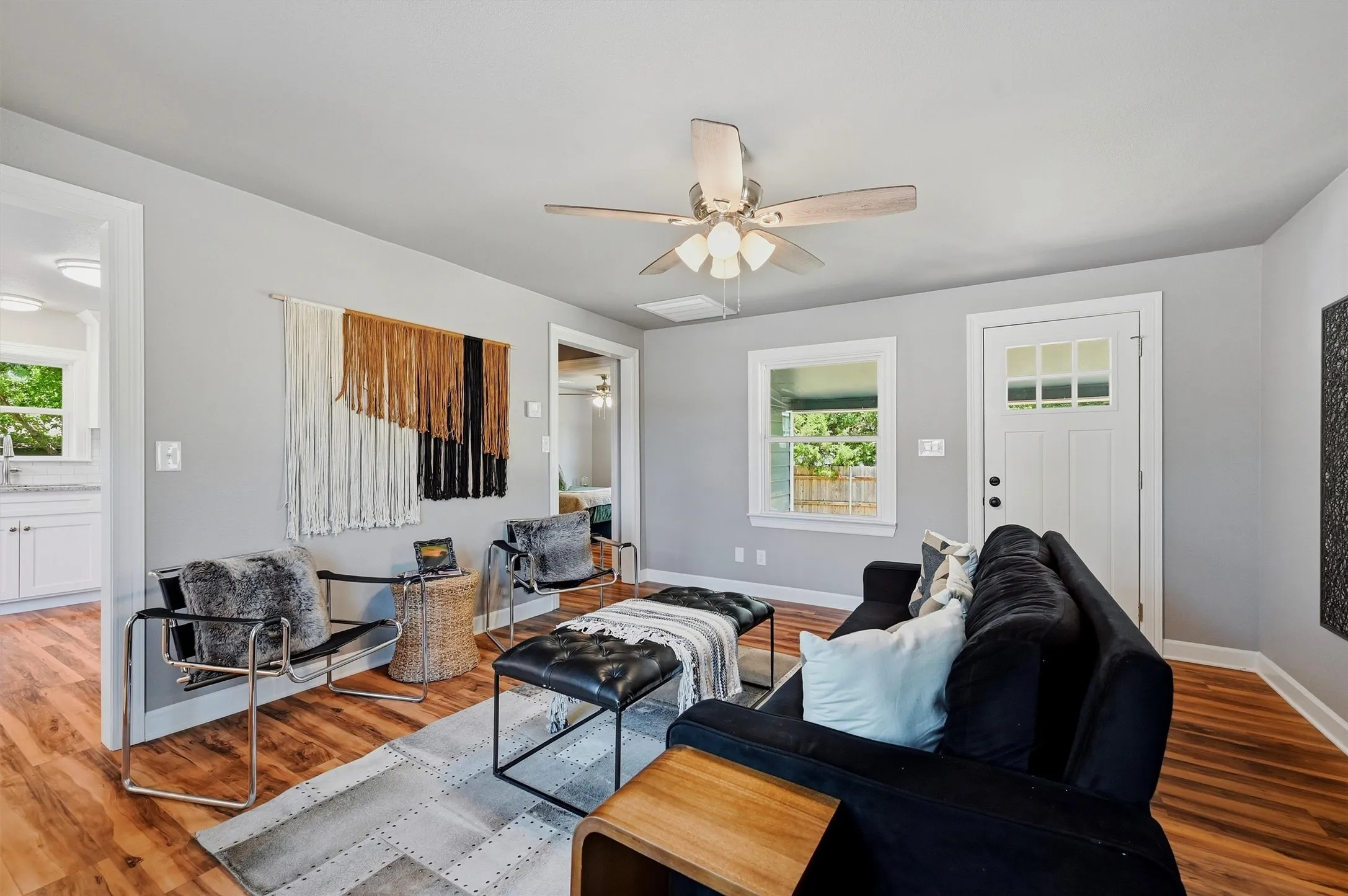 Single Family Residence For Sale in Grayson County , 201 Mineral Street, Whitesboro, Texas 76273, 2 Bedroom, 1 Bathroom, Garage spaces, 876 Sqft, built in 1950, mls#21325911, Real Estate Agent in Whitesboro, Homes For Sale in Grayson county, Homes For Sale in Whitesboro, Realtor in Whitesboro Texas, Real Estate Brokerage Independent Realty Texas, Luminita Cordes Realtor