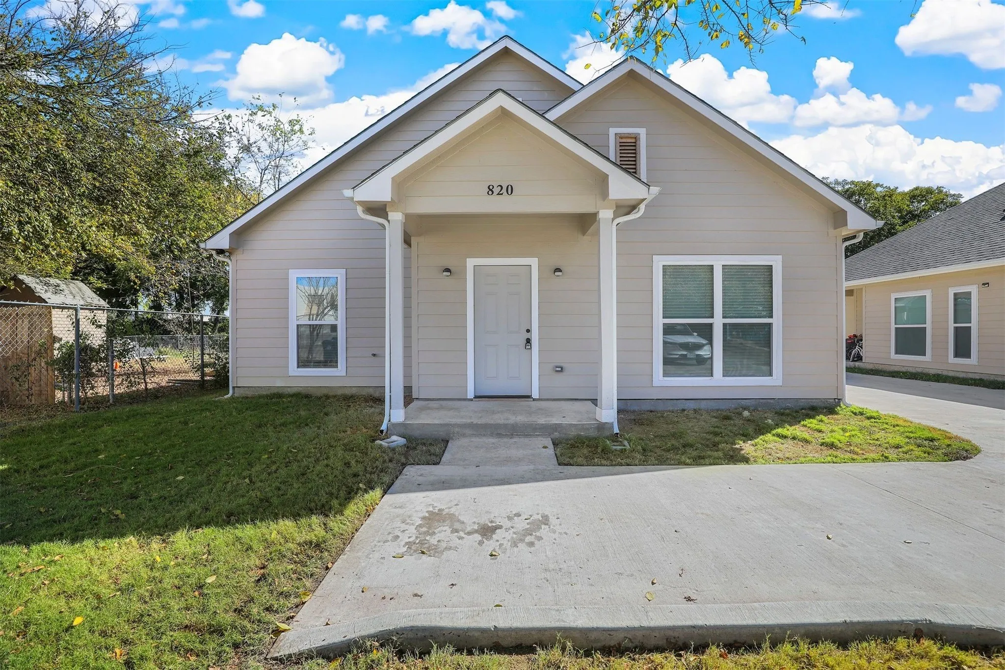 Single Family Residence For Rent in Denton County , 818 Rose Street A, Denton, Texas 76209, 3 Bedroom, 2 Bathroom, Garage spaces, 1,200 Sqft, built in 2020, mls#21326151, Real Estate Agent in Denton, Homes For Rent in Denton county, Homes For Rent in Denton, Realtor in Denton Texas, Real Estate Brokerage Independent Realty Texas, Luminita Cordes Realtor