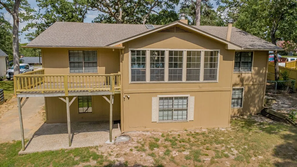 Single Family Residence For Sale in Smith County , 304 Harmony Lane, Hideaway, Texas 75771, 5 Bedroom, 3 Bathroom, 2 Garage spaces, 3,128 Sqft, built in 1984, mls#21326162, Real Estate Agent in Hideaway, Homes For Sale in Smith county, Homes For Sale in Hideaway, Realtor in Hideaway Texas, Real Estate Brokerage Independent Realty Texas, Luminita Cordes Realtor