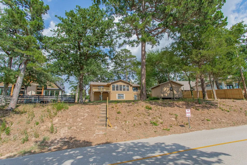 Single Family Residence For Sale in Smith County , 304 Harmony Lane, Hideaway, Texas 75771, 5 Bedroom, 3 Bathroom, 2 Garage spaces, 3,128 Sqft, built in 1984, mls#21326162, Real Estate Agent in Hideaway, Homes For Sale in Smith county, Homes For Sale in Hideaway, Realtor in Hideaway Texas, Real Estate Brokerage Independent Realty Texas, Luminita Cordes Realtor
