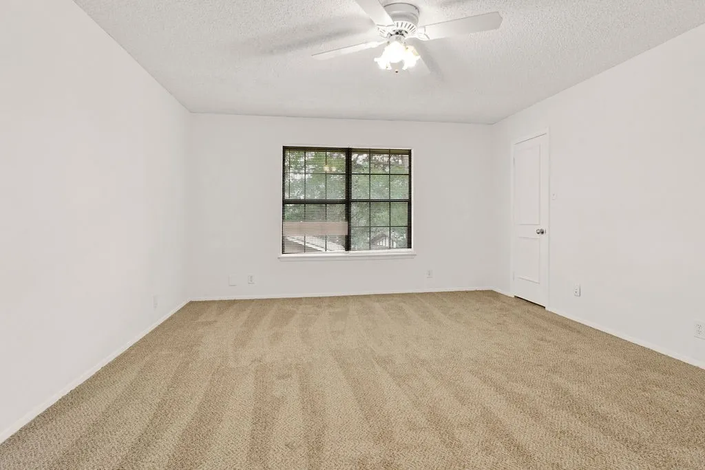 Single Family Residence For Sale in Smith County , 304 Harmony Lane, Hideaway, Texas 75771, 5 Bedroom, 3 Bathroom, 2 Garage spaces, 3,128 Sqft, built in 1984, mls#21326162, Real Estate Agent in Hideaway, Homes For Sale in Smith county, Homes For Sale in Hideaway, Realtor in Hideaway Texas, Real Estate Brokerage Independent Realty Texas, Luminita Cordes Realtor