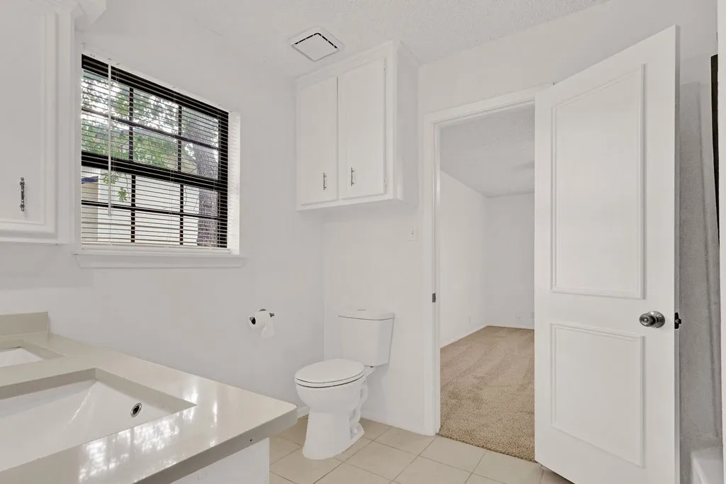 Single Family Residence For Sale in Smith County , 304 Harmony Lane, Hideaway, Texas 75771, 5 Bedroom, 3 Bathroom, 2 Garage spaces, 3,128 Sqft, built in 1984, mls#21326162, Real Estate Agent in Hideaway, Homes For Sale in Smith county, Homes For Sale in Hideaway, Realtor in Hideaway Texas, Real Estate Brokerage Independent Realty Texas, Luminita Cordes Realtor