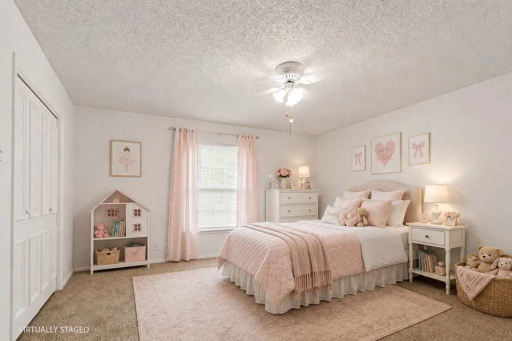 Single Family Residence For Sale in Smith County , 304 Harmony Lane, Hideaway, Texas 75771, 5 Bedroom, 3 Bathroom, 2 Garage spaces, 3,128 Sqft, built in 1984, mls#21326162, Real Estate Agent in Hideaway, Homes For Sale in Smith county, Homes For Sale in Hideaway, Realtor in Hideaway Texas, Real Estate Brokerage Independent Realty Texas, Luminita Cordes Realtor
