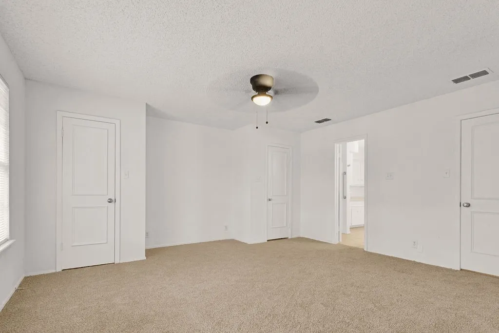 Single Family Residence For Sale in Smith County , 304 Harmony Lane, Hideaway, Texas 75771, 5 Bedroom, 3 Bathroom, 2 Garage spaces, 3,128 Sqft, built in 1984, mls#21326162, Real Estate Agent in Hideaway, Homes For Sale in Smith county, Homes For Sale in Hideaway, Realtor in Hideaway Texas, Real Estate Brokerage Independent Realty Texas, Luminita Cordes Realtor