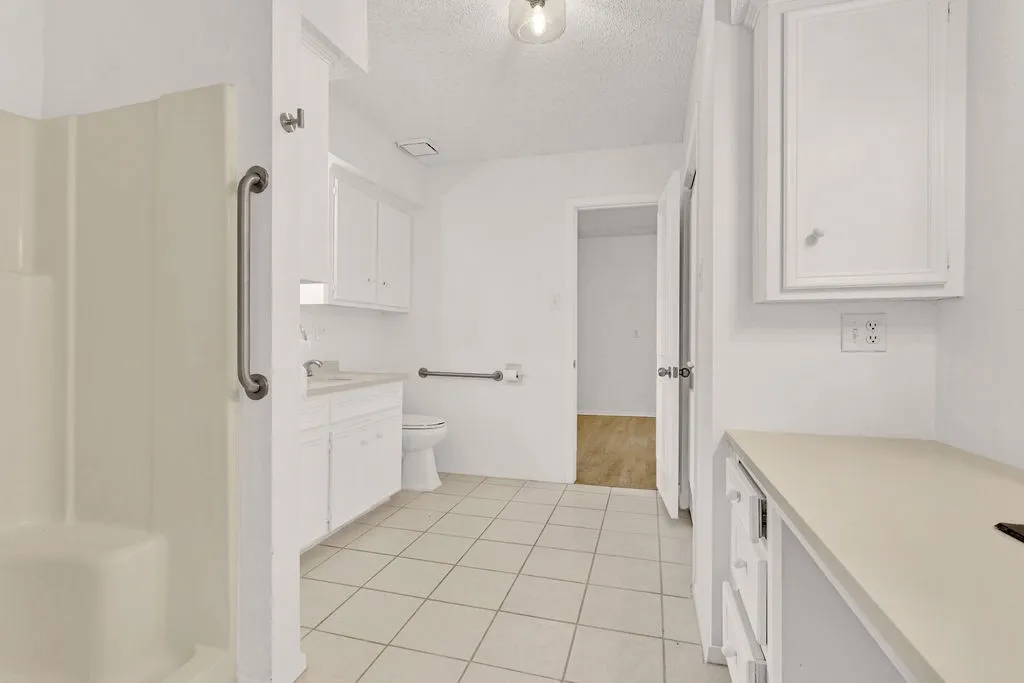 Single Family Residence For Sale in Smith County , 304 Harmony Lane, Hideaway, Texas 75771, 5 Bedroom, 3 Bathroom, 2 Garage spaces, 3,128 Sqft, built in 1984, mls#21326162, Real Estate Agent in Hideaway, Homes For Sale in Smith county, Homes For Sale in Hideaway, Realtor in Hideaway Texas, Real Estate Brokerage Independent Realty Texas, Luminita Cordes Realtor