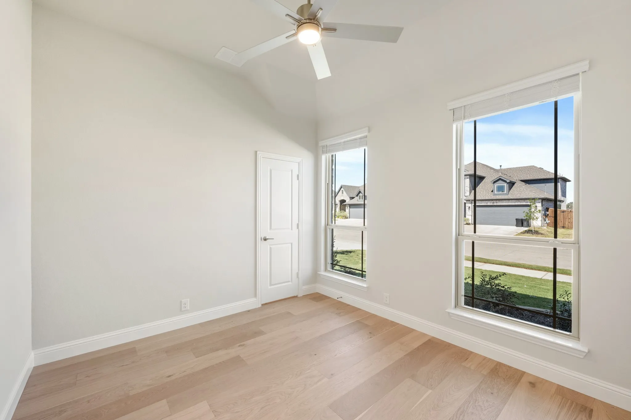 Single Family Residence For Sale in Hunt County , 204 Sweetwater Drive, Commerce, Texas 75428, 4 Bedroom, 3 Bathroom, 2 Garage spaces, 3,285 Sqft, built in 2025, mls#21326163, Real Estate Agent in Commerce, Homes For Sale in Hunt county, Homes For Sale in Commerce, Realtor in Commerce Texas, Real Estate Brokerage Independent Realty Texas, Luminita Cordes Realtor