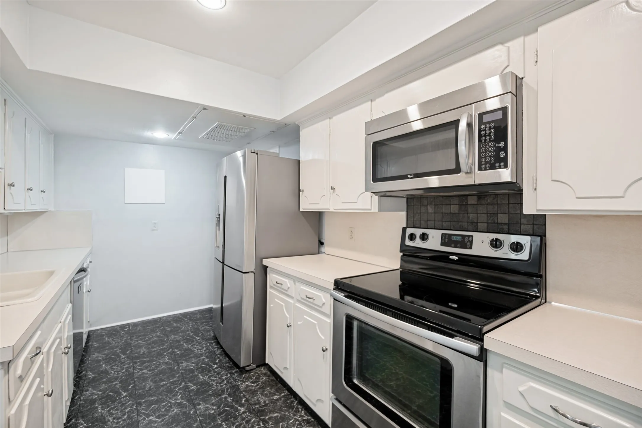 Condominium For Sale in Dallas County , 4819 Skillman Street 108, Dallas, Texas 75206, 2 Bedroom, 2 Bathroom, Garage spaces, 1,555 Sqft, built in 1963, mls#21324551, Real Estate Agent in Dallas, Homes For Sale in Dallas county, Homes For Sale in Dallas, Realtor in Dallas Texas, Real Estate Brokerage Independent Realty Texas, Luminita Cordes Realtor