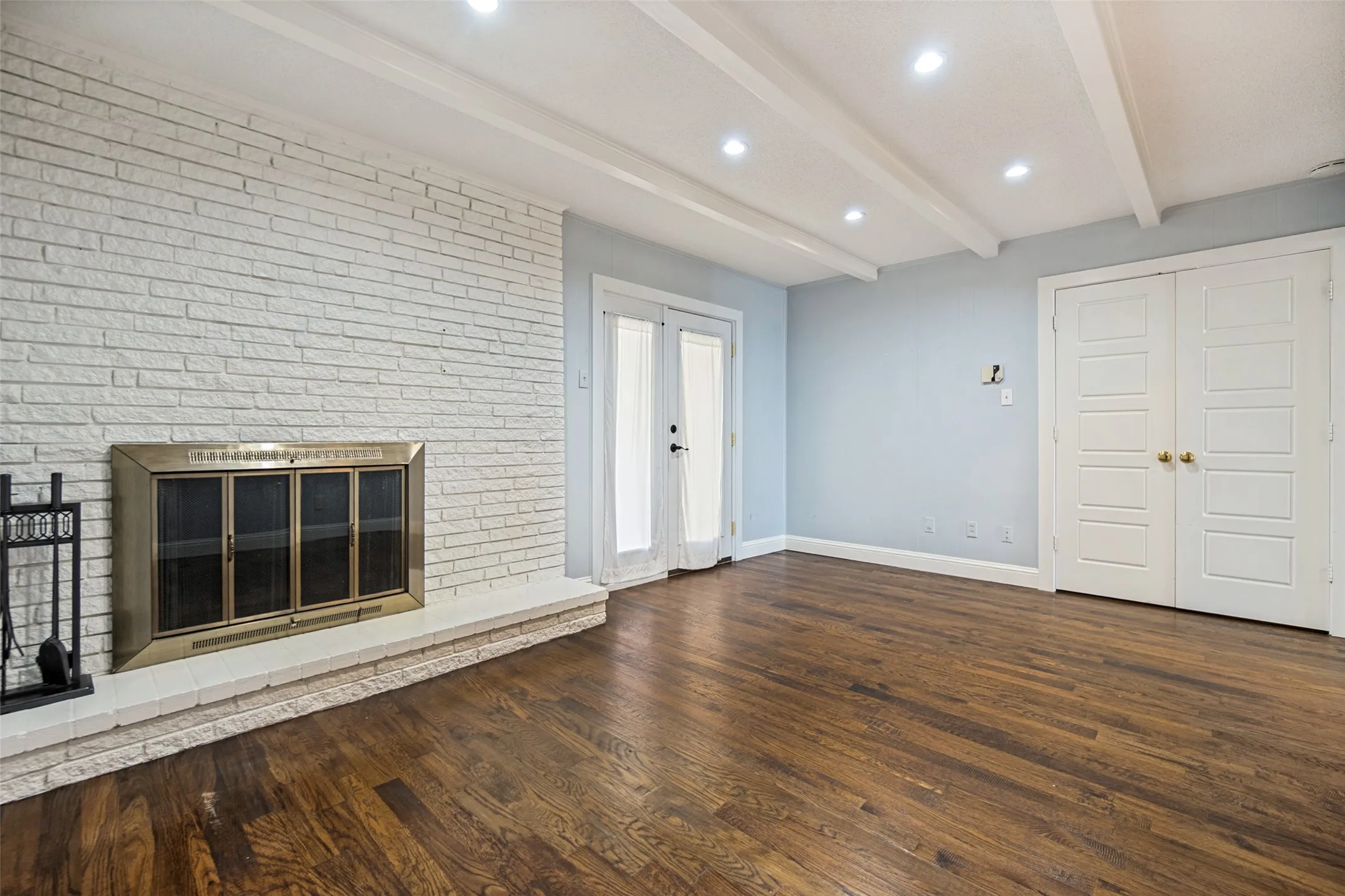 Condominium For Sale in Dallas County , 4819 Skillman Street 108, Dallas, Texas 75206, 2 Bedroom, 2 Bathroom, Garage spaces, 1,555 Sqft, built in 1963, mls#21324551, Real Estate Agent in Dallas, Homes For Sale in Dallas county, Homes For Sale in Dallas, Realtor in Dallas Texas, Real Estate Brokerage Independent Realty Texas, Luminita Cordes Realtor
