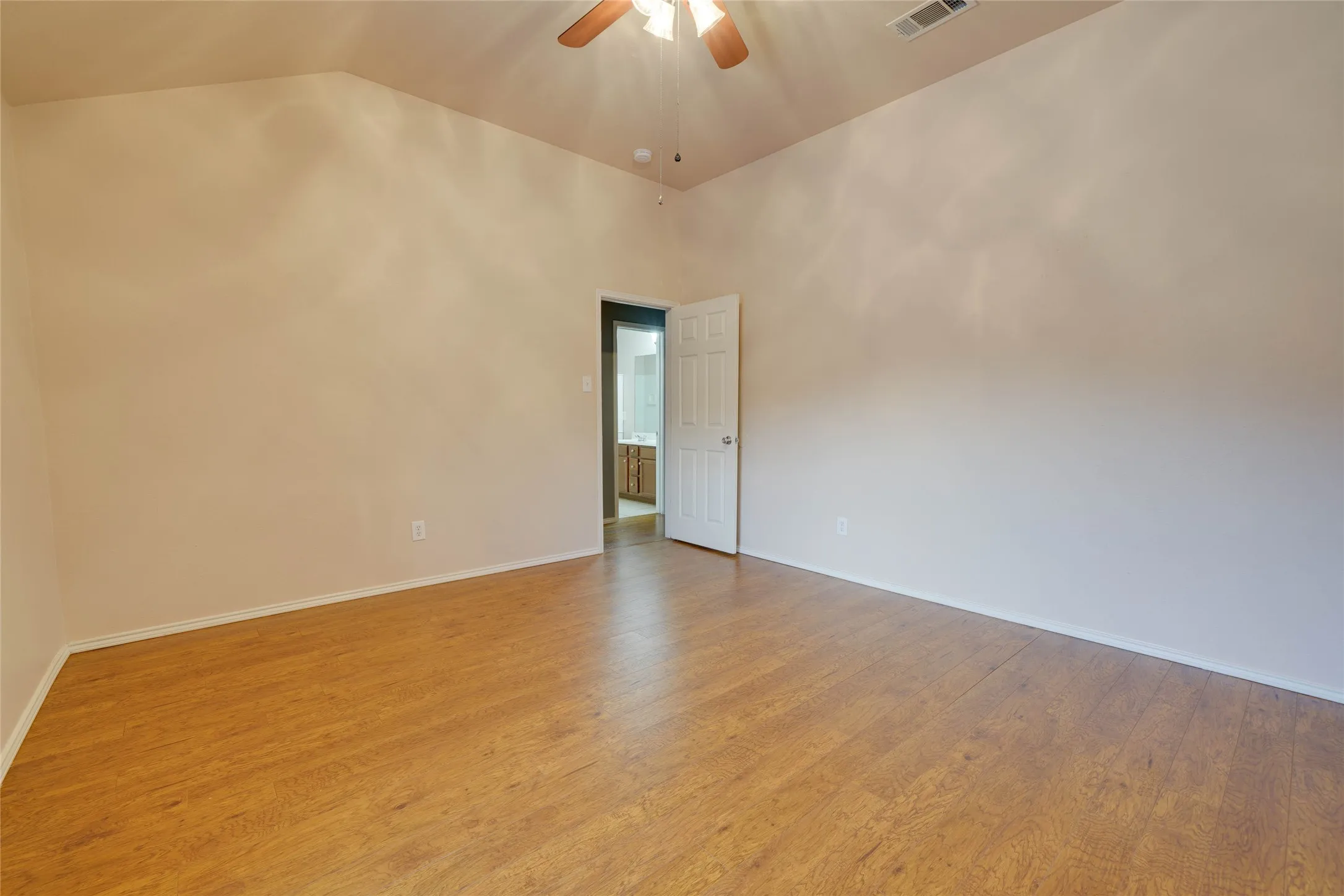Single Family Residence For Rent in Rockwall County , 506 Hickory Lane, Fate, Texas 75087, 4 Bedroom, 3 Bathroom, 2 Garage spaces, 2,833 Sqft, built in 2006, mls#21324364, Real Estate Agent in Fate, Homes For Rent in Rockwall county, Homes For Rent in Fate, Realtor in Fate Texas, Real Estate Brokerage Independent Realty Texas, Luminita Cordes Realtor