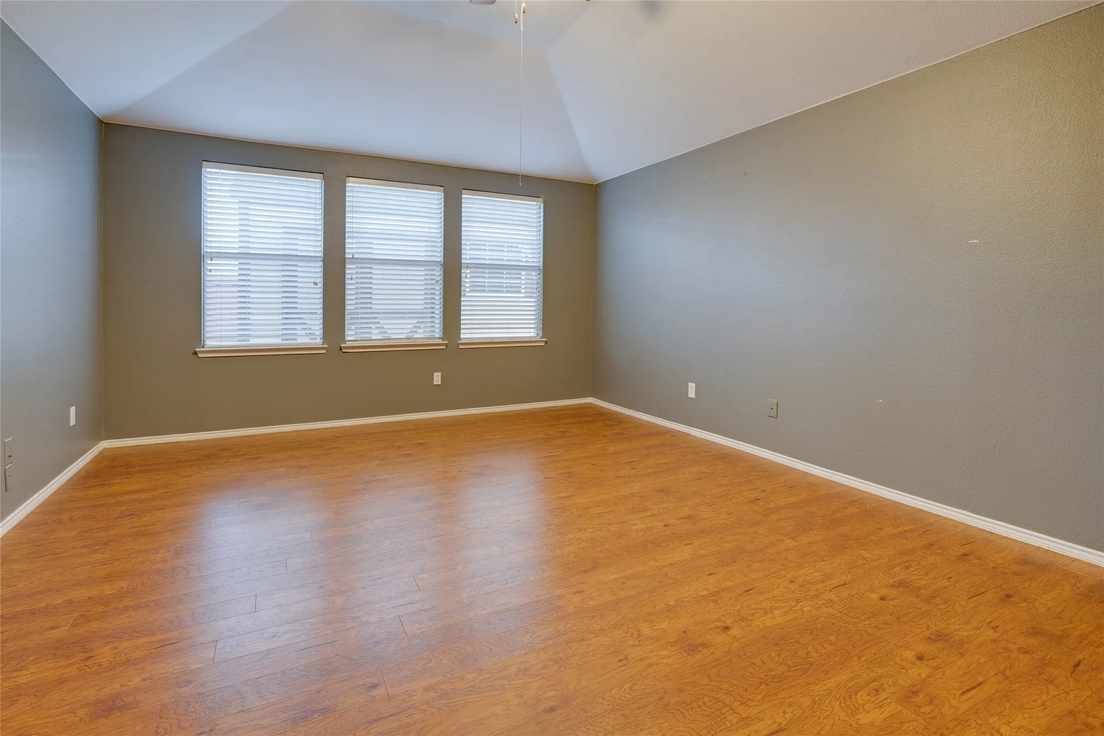 Single Family Residence For Rent in Rockwall County , 506 Hickory Lane, Fate, Texas 75087, 4 Bedroom, 3 Bathroom, 2 Garage spaces, 2,833 Sqft, built in 2006, mls#21324364, Real Estate Agent in Fate, Homes For Rent in Rockwall county, Homes For Rent in Fate, Realtor in Fate Texas, Real Estate Brokerage Independent Realty Texas, Luminita Cordes Realtor