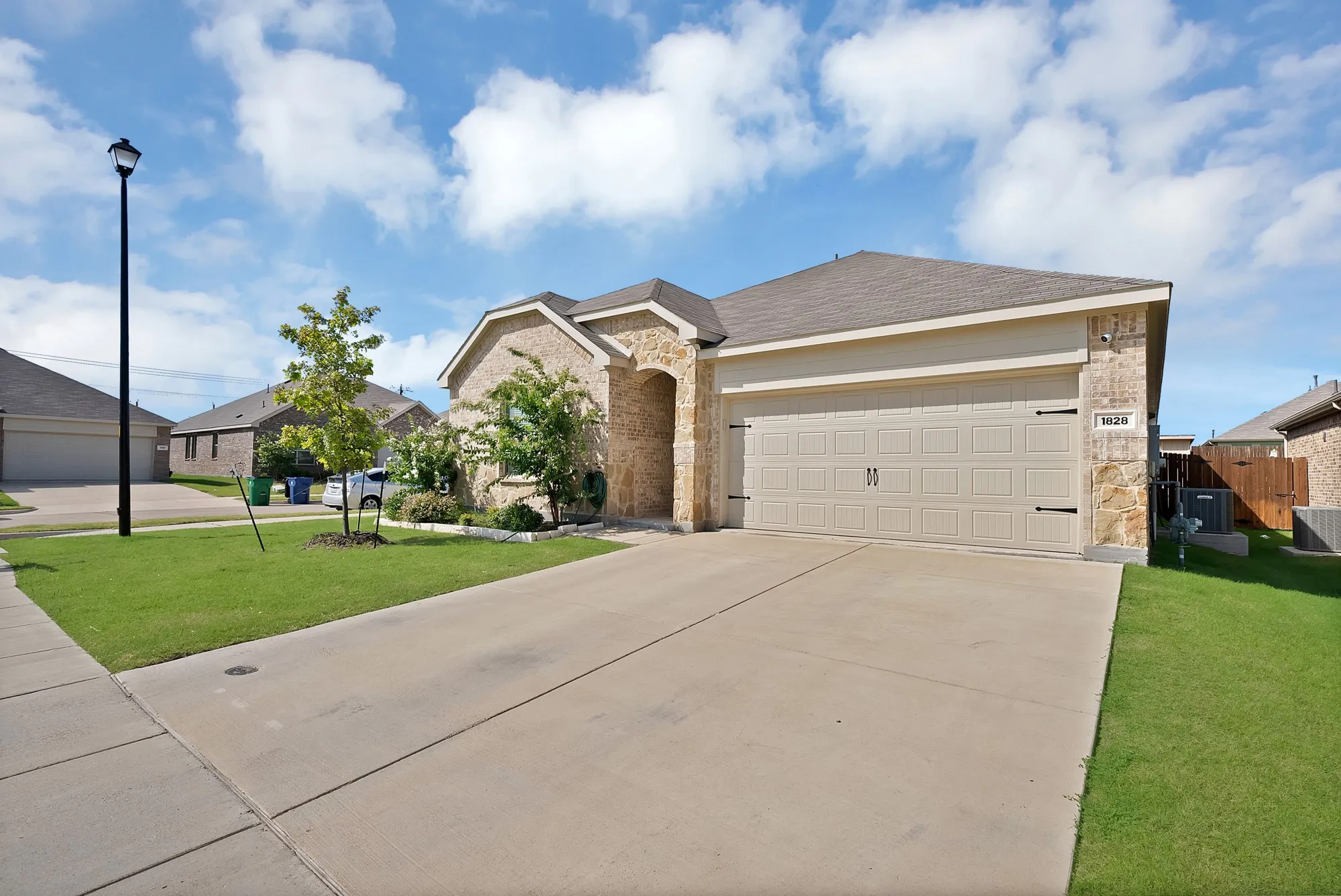 Single Family Residence For Sale in Kaufman County , 1828 Memorable Moment Drive, Crandall, Texas 75114, 4 Bedroom, 2 Bathroom, 2 Garage spaces, 2,078 Sqft, built in 2023, Price $289,000, mls#21325994, Real Estate Agent in Crandall, Homes For Sale in Kaufman county, Homes For Sale in Crandall, Realtor in Crandall Texas, Real Estate Brokerage Independent Realty Texas, Luminita Cordes Realtor
