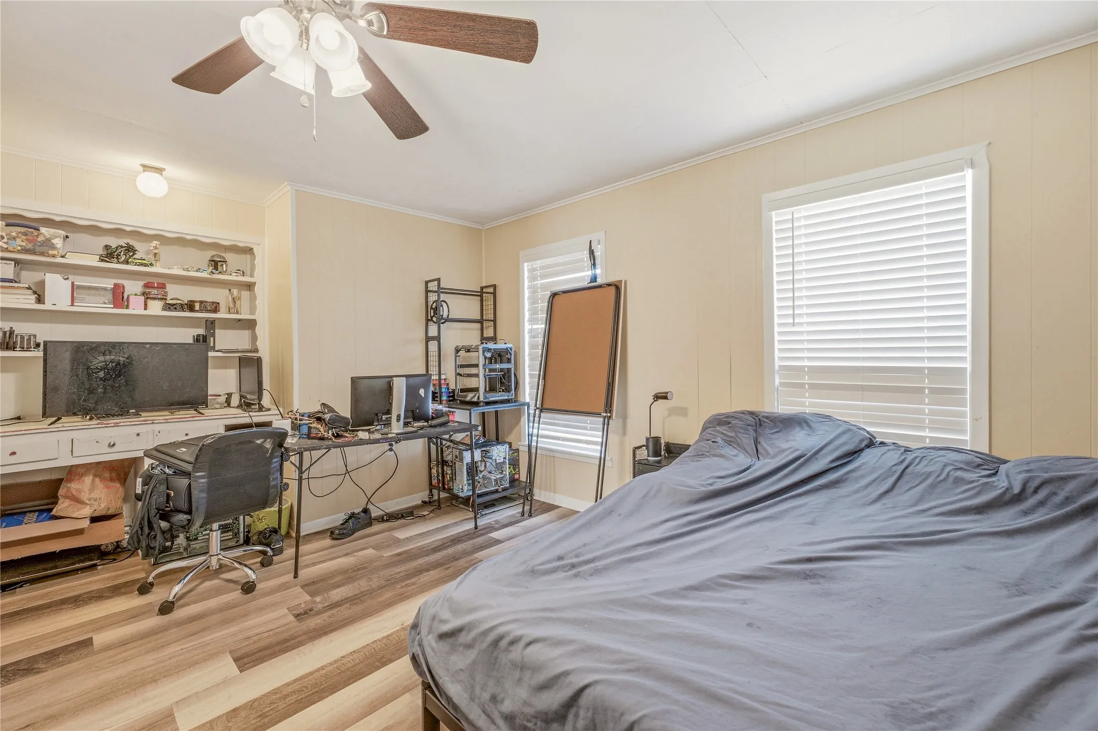 Single Family Residence For Sale in Erath County , 416 East Road, Stephenville, Texas 76401, 3 Bedroom, 1 Bathroom, Garage spaces, 1,502 Sqft, built in 1945, mls#21325145, Real Estate Agent in Stephenville, Homes For Sale in Erath county, Homes For Sale in Stephenville, Realtor in Stephenville Texas, Real Estate Brokerage Independent Realty Texas, Luminita Cordes Realtor